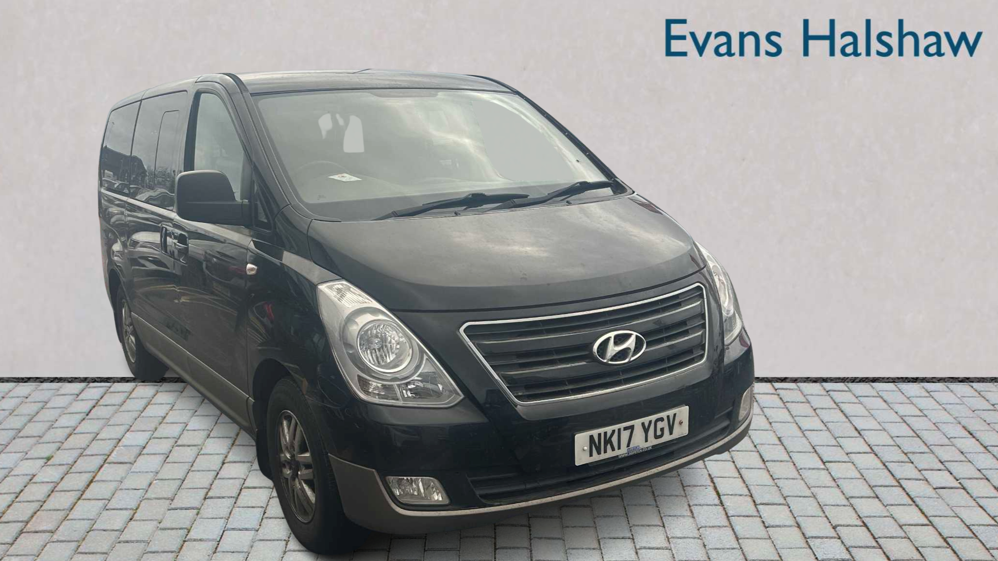 Main listing image - Hyundai i800