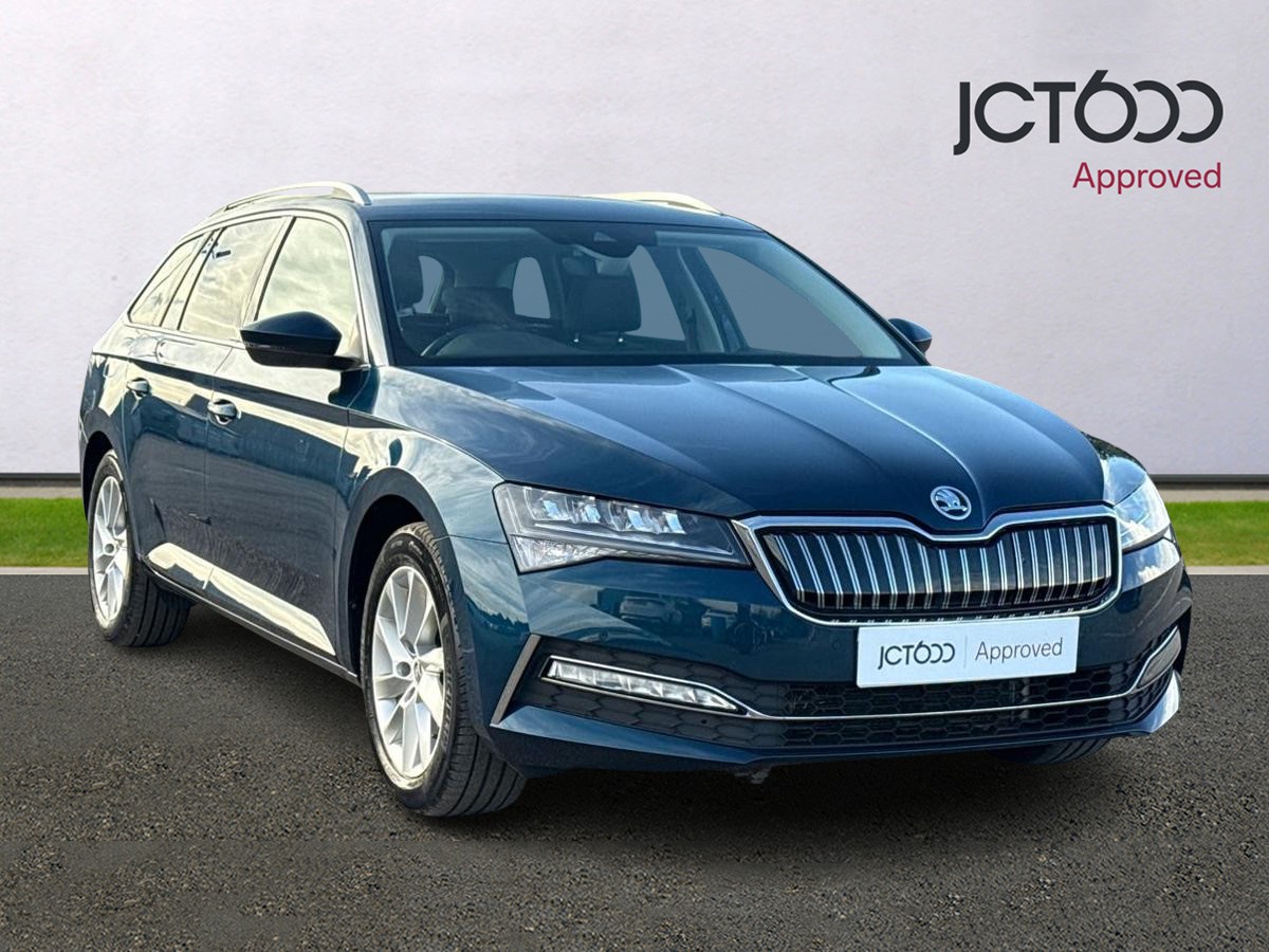 Main listing image - Skoda Superb Estate