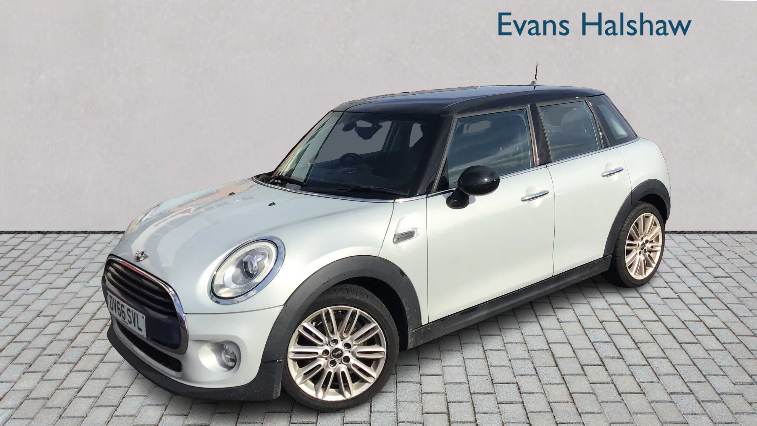 Main listing image - MINI Hatchback 5dr