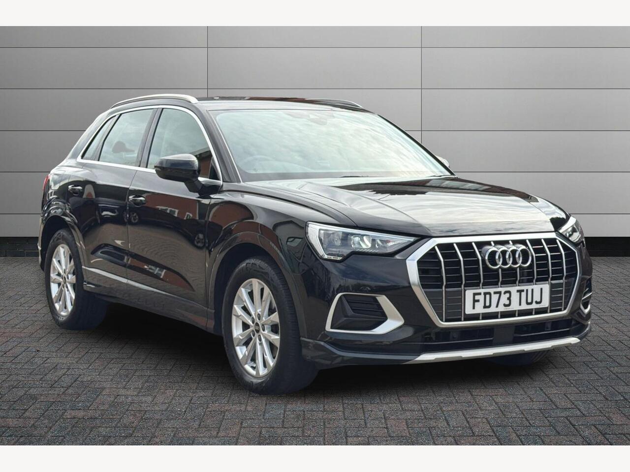 Main listing image - Audi Q3