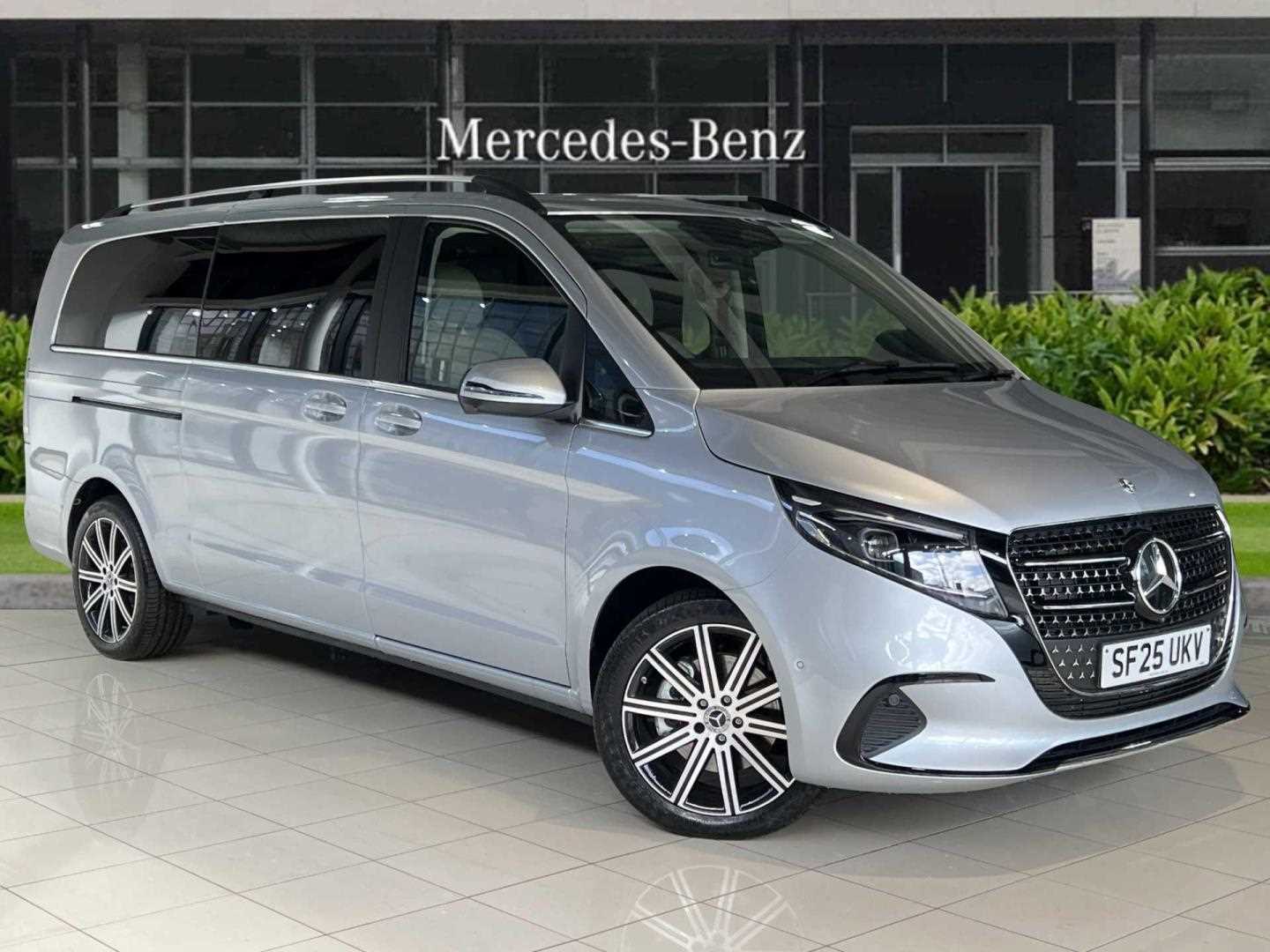 Main listing image - Mercedes-Benz V-Class