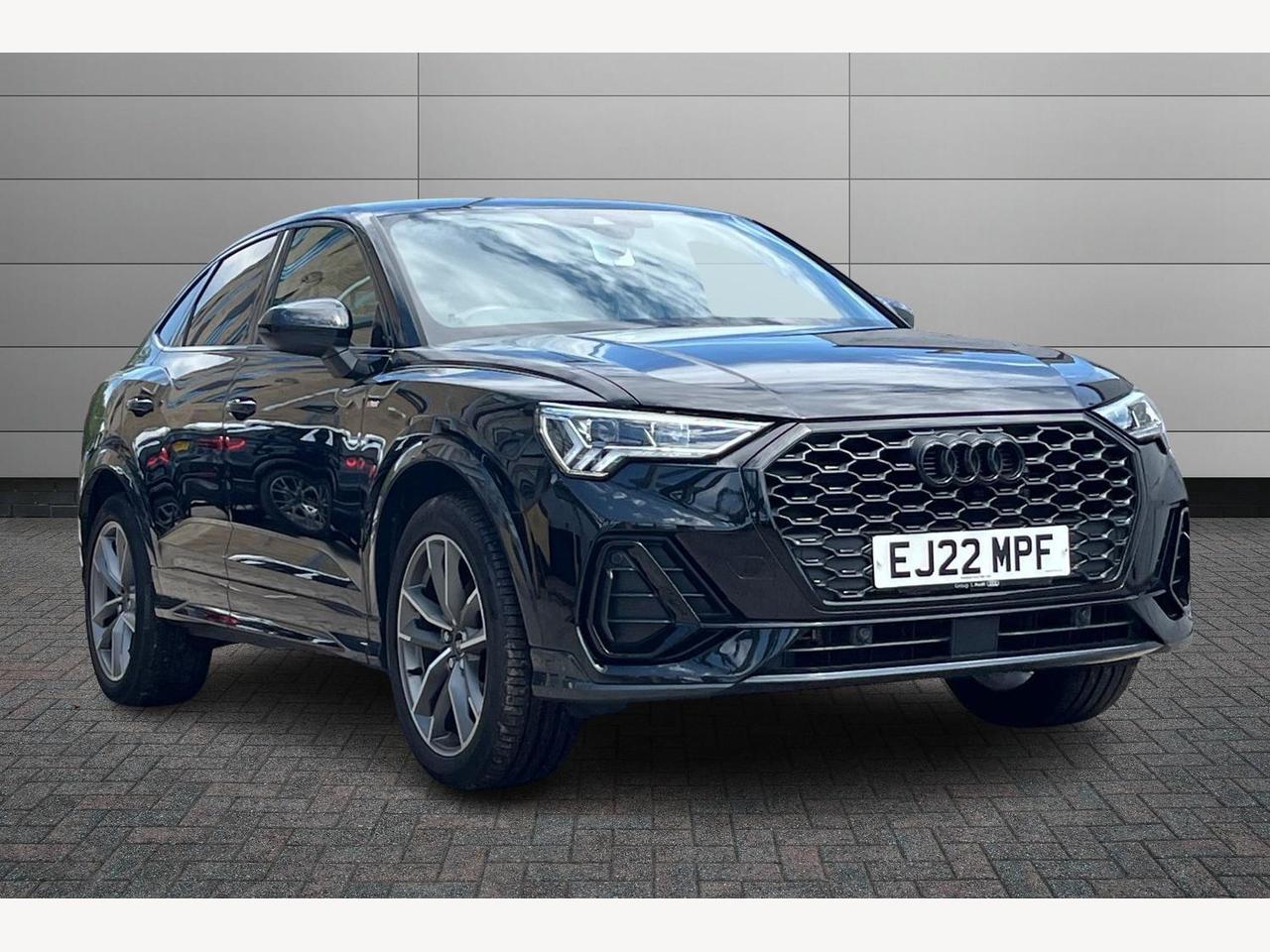 Main listing image - Audi Q3