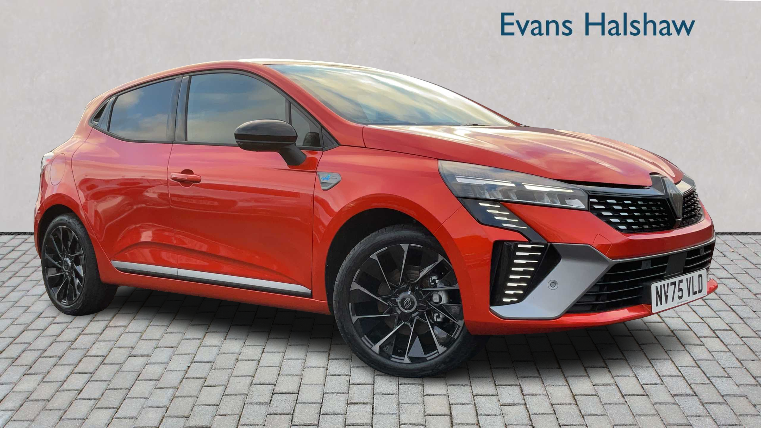 Main listing image - Renault Clio