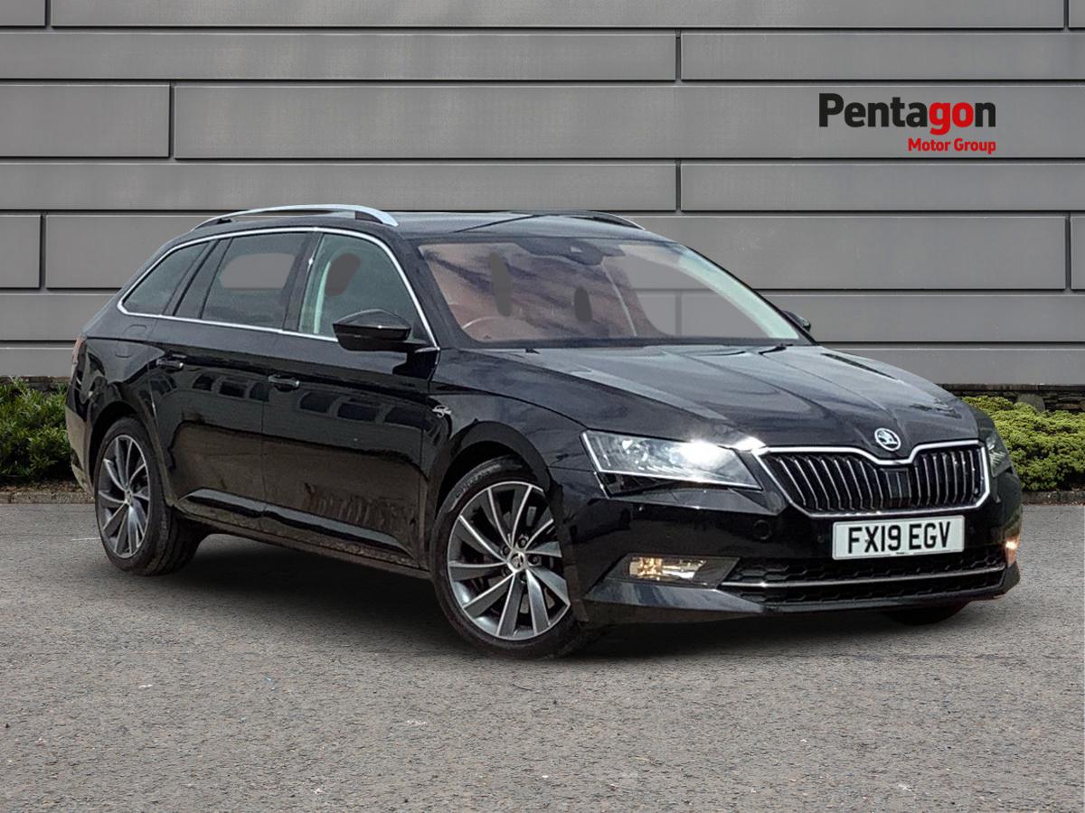 Main listing image - Skoda Superb Estate
