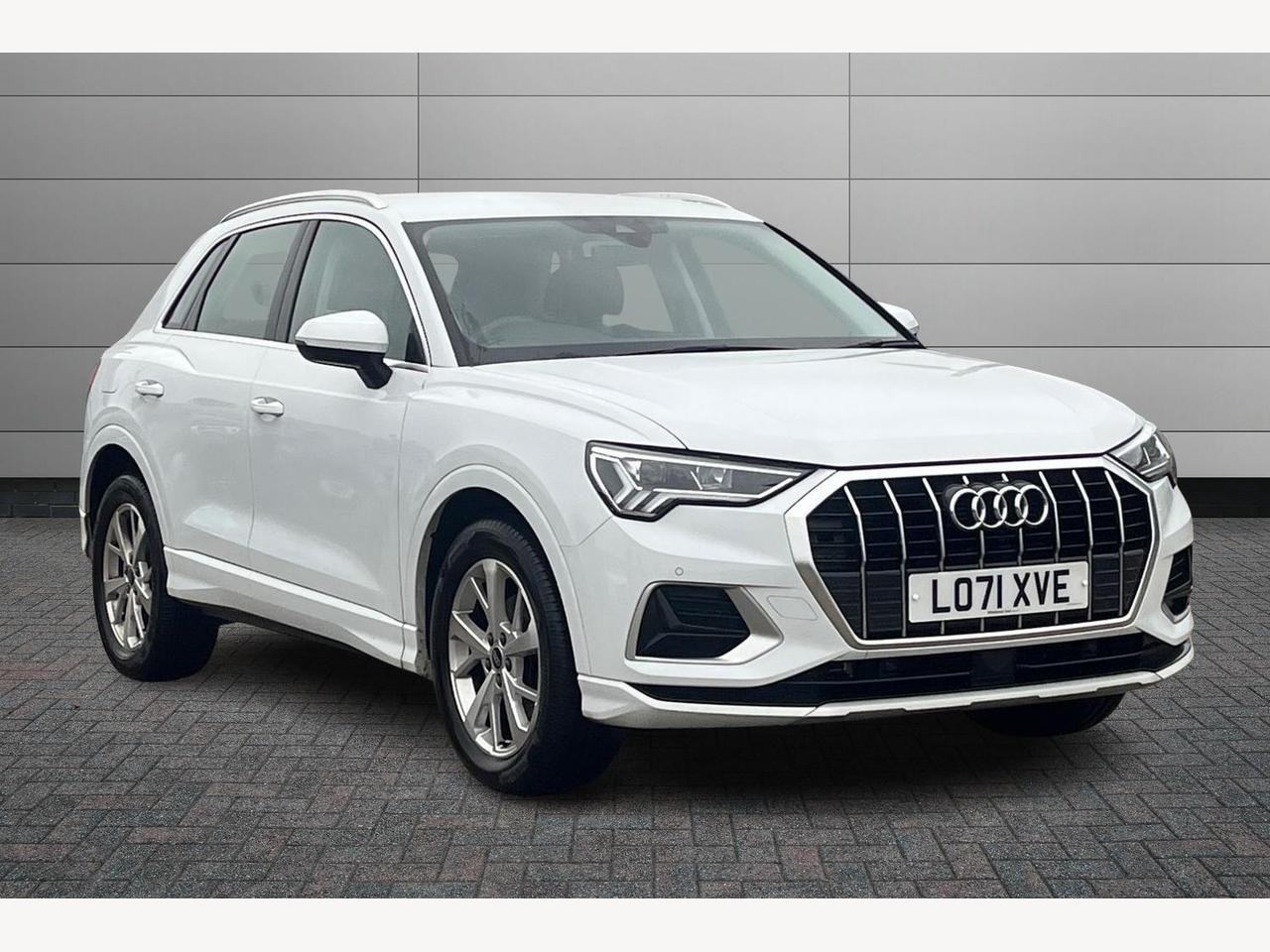 Main listing image - Audi Q3