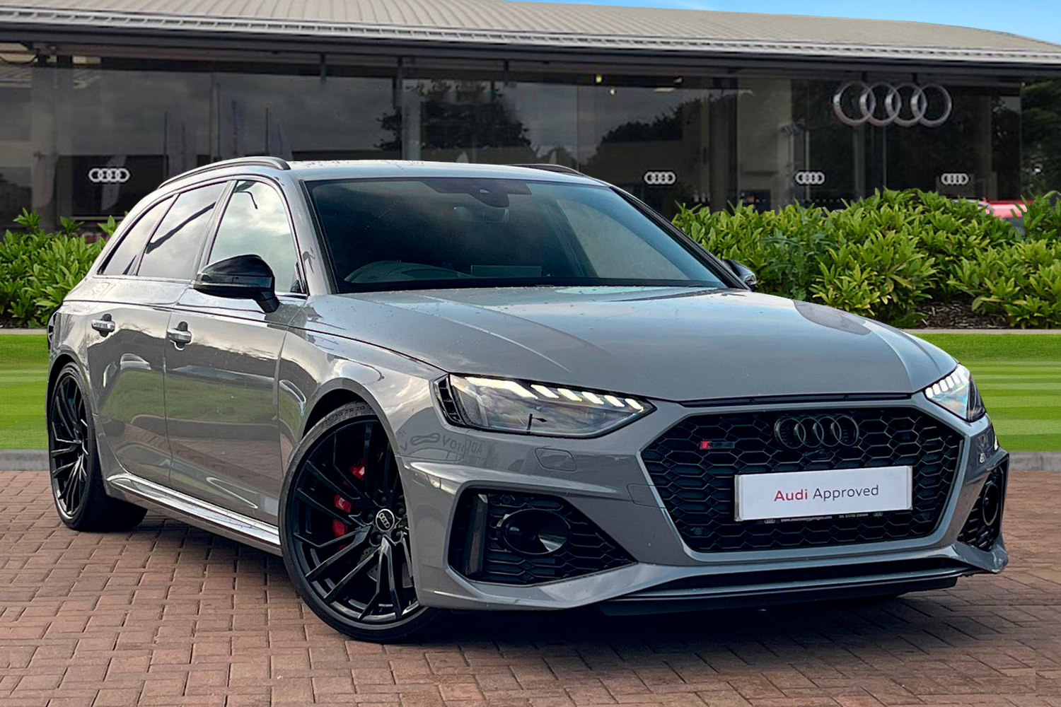 Main listing image - Audi RS4