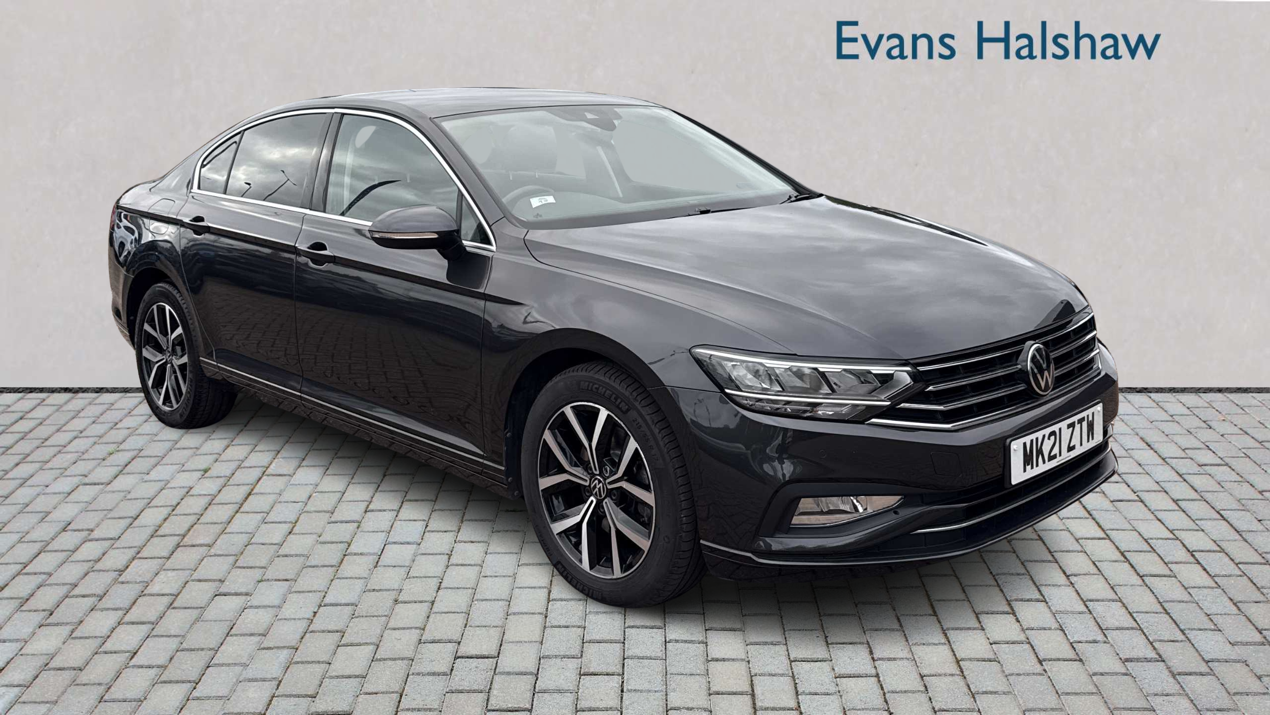 Main listing image - Volkswagen Passat