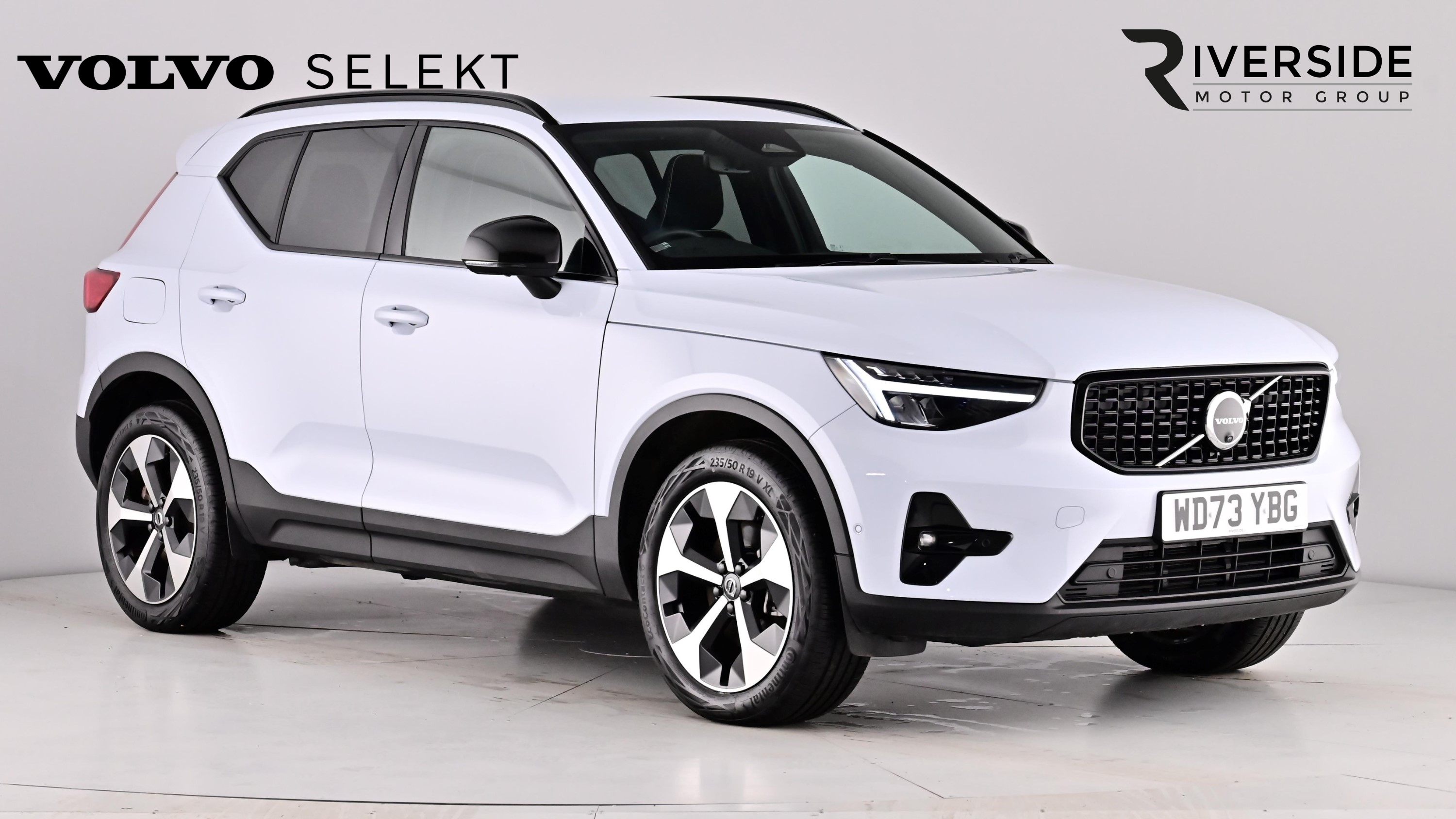 Main listing image - Volvo XC40