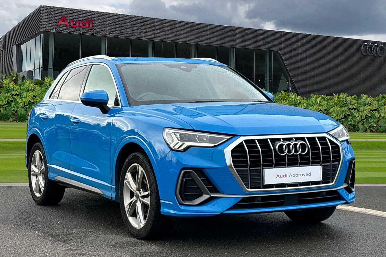 Main listing image - Audi Q3