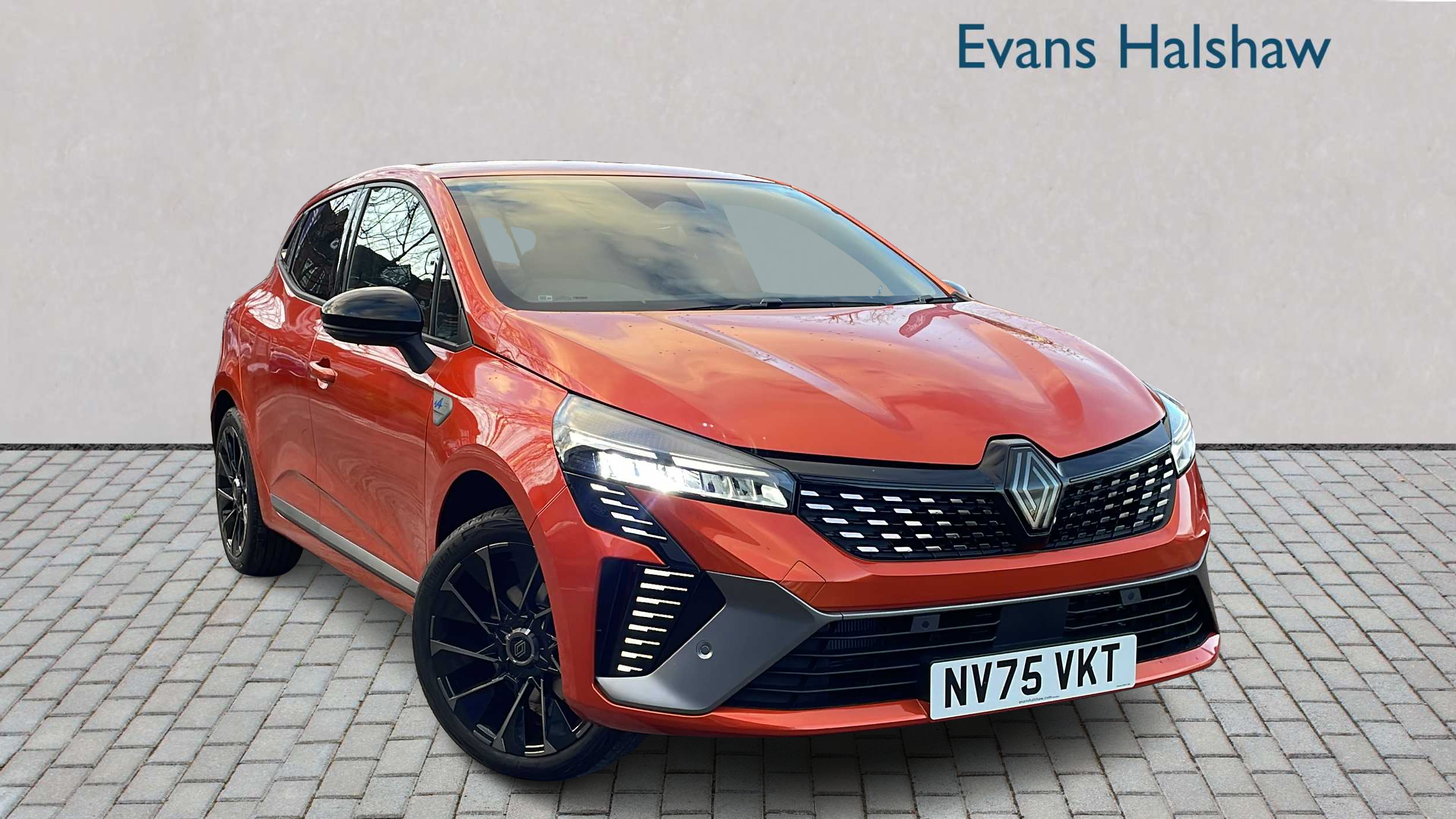 Main listing image - Renault Clio