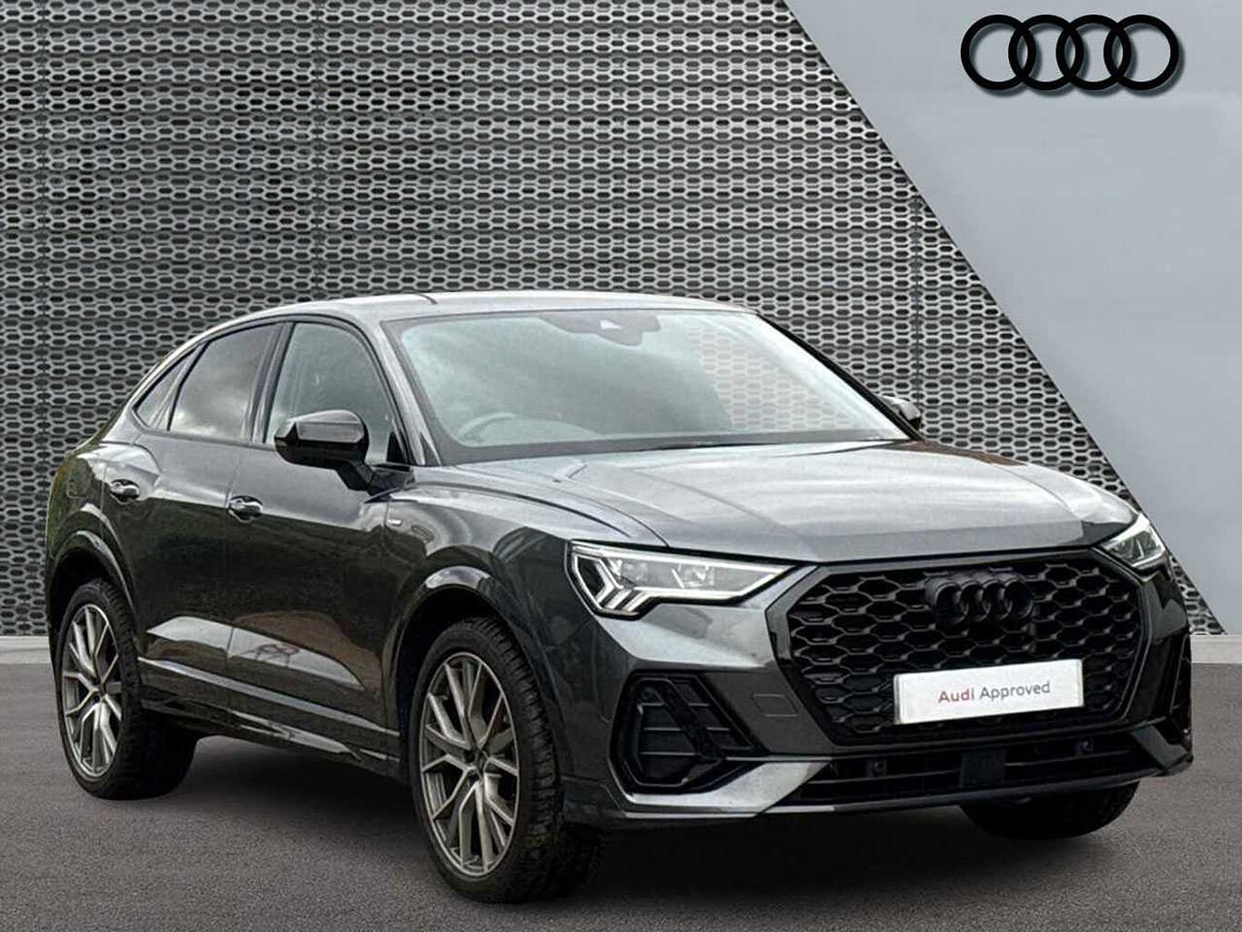 Main listing image - Audi Q3