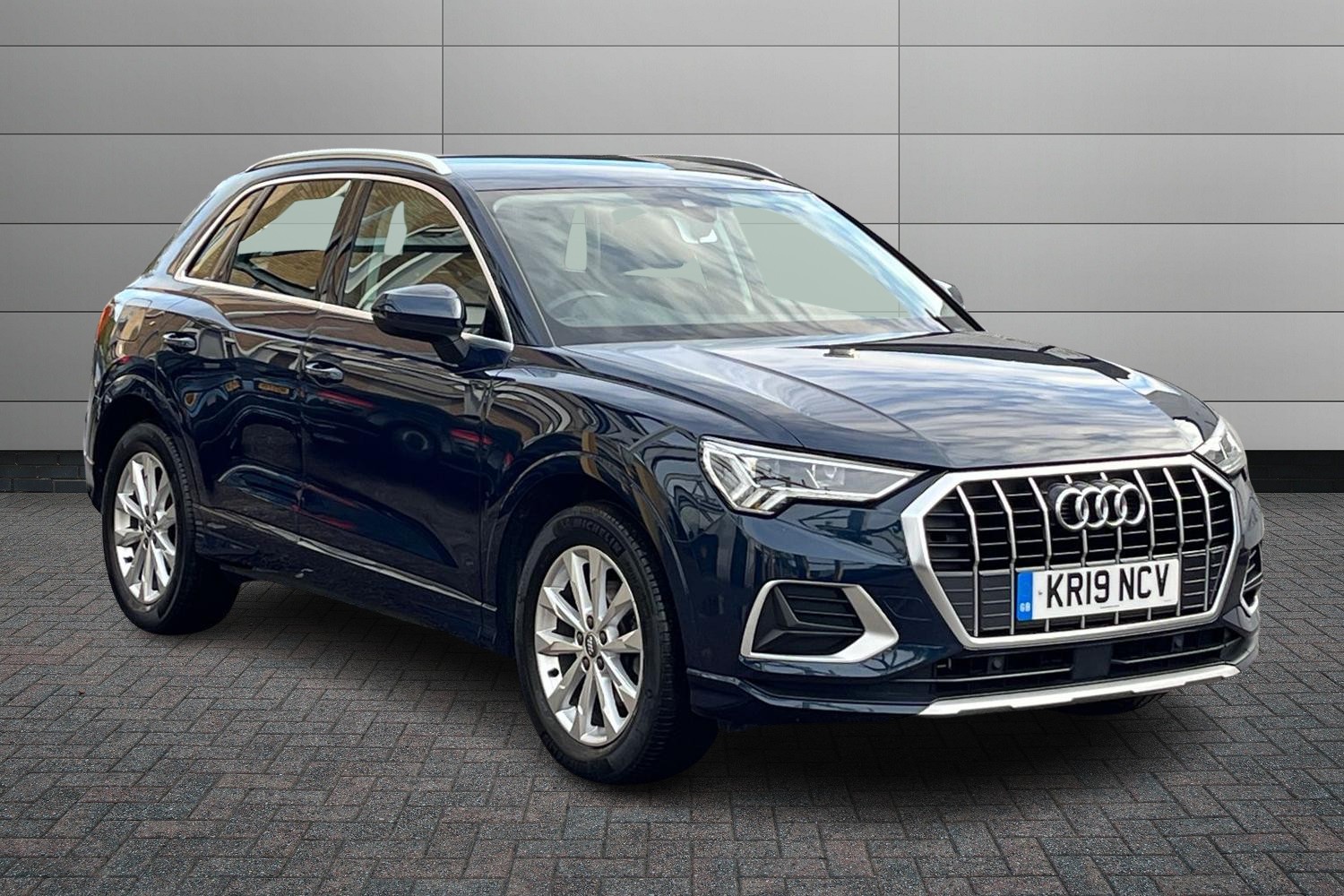 Main listing image - Audi Q3