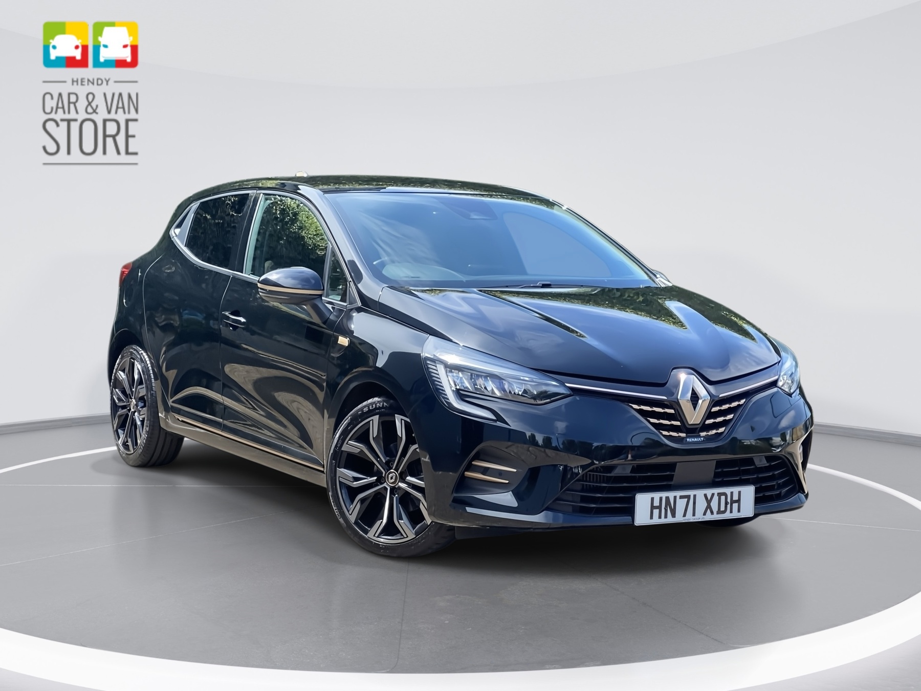 Main listing image - Renault Clio