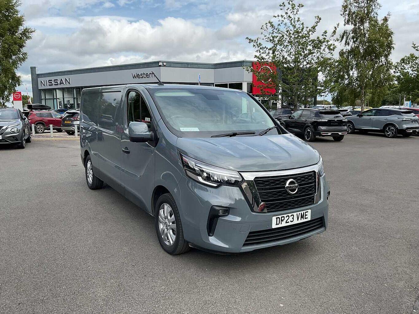 Main listing image - Nissan Primastar