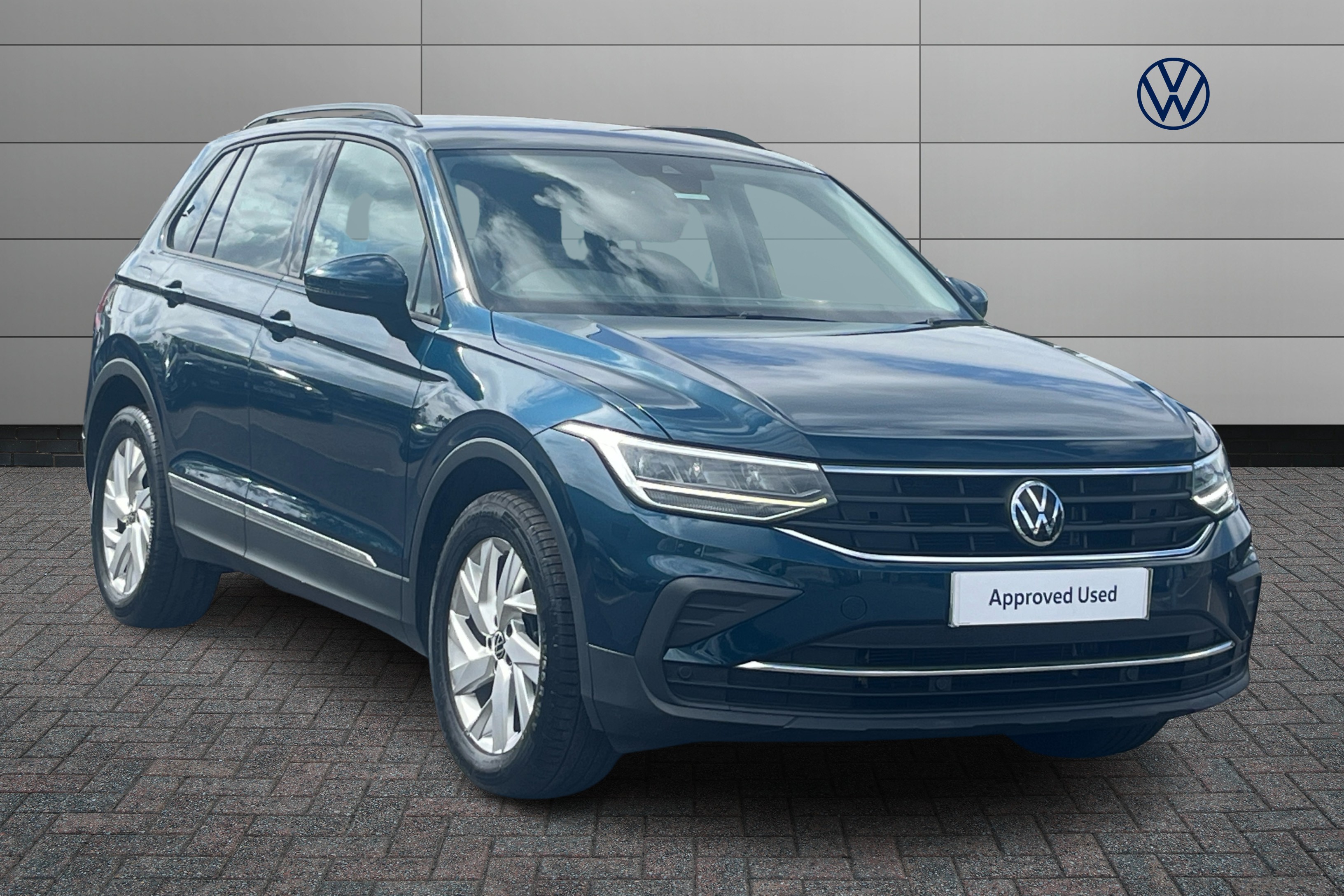Main listing image - Volkswagen Tiguan