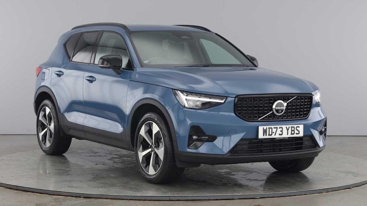 Main listing image - Volvo XC40