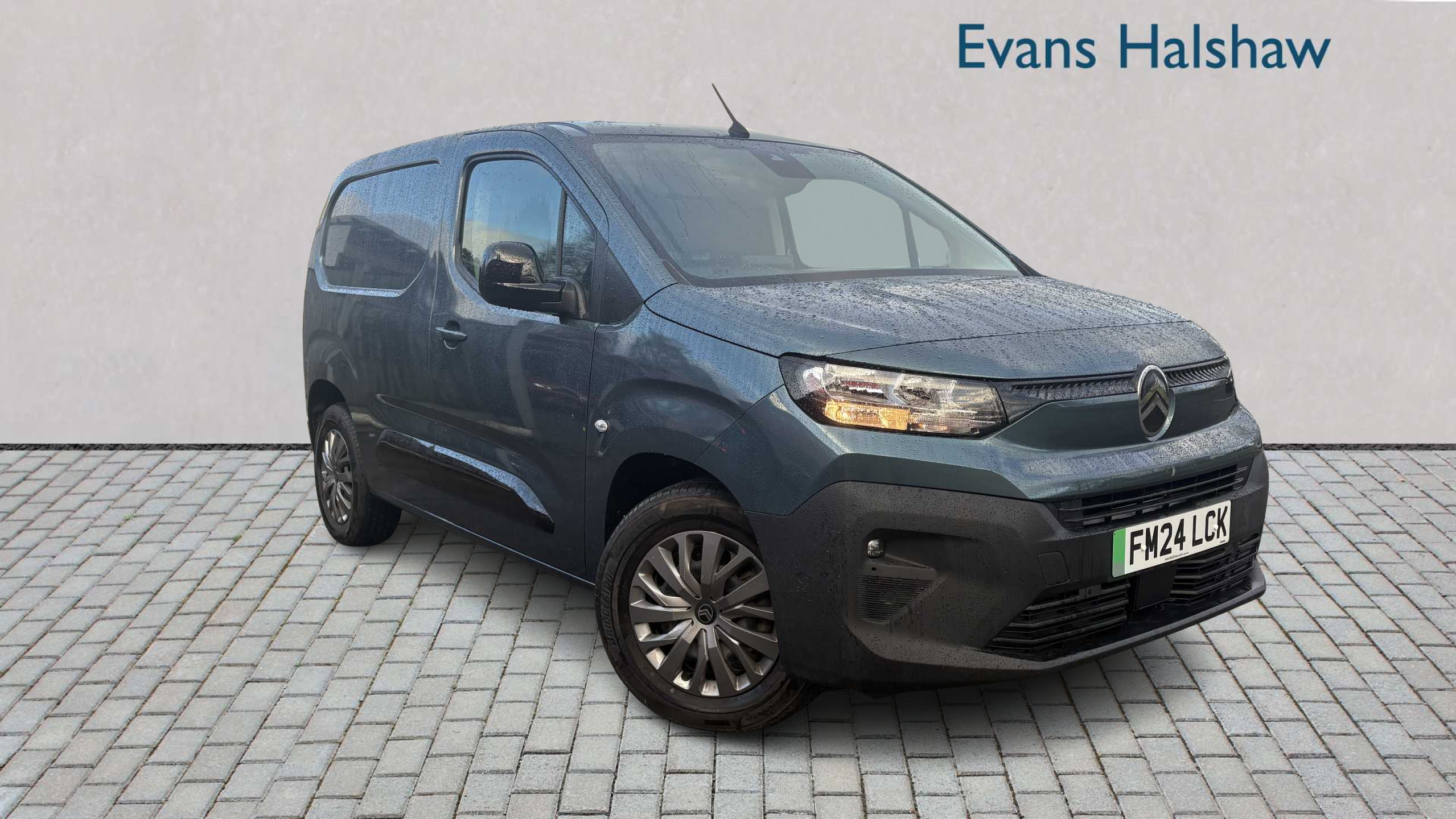 Main listing image - Citroen e-Berlingo