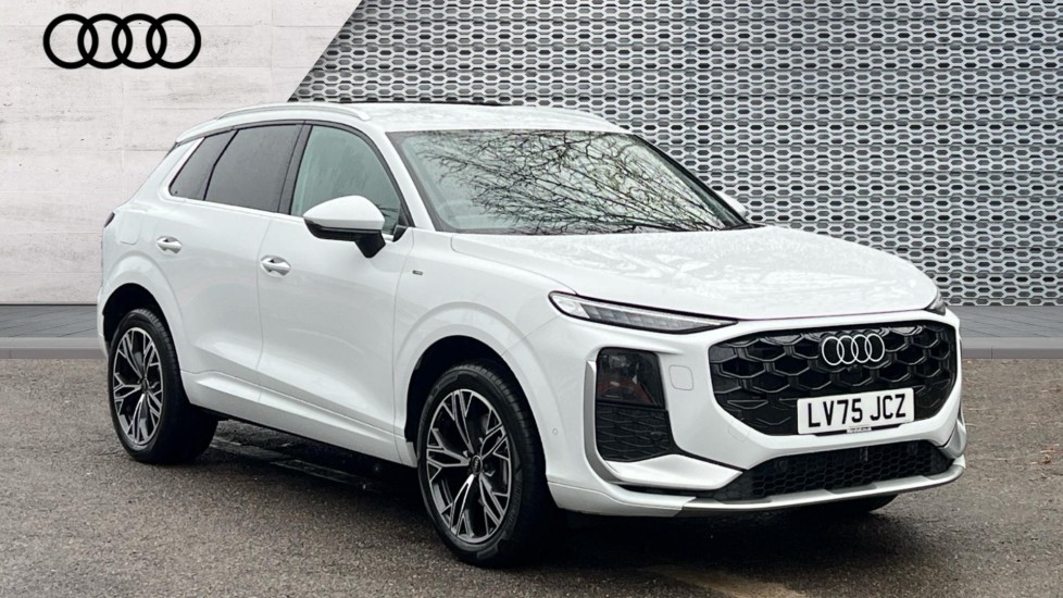 Main listing image - Audi Q3