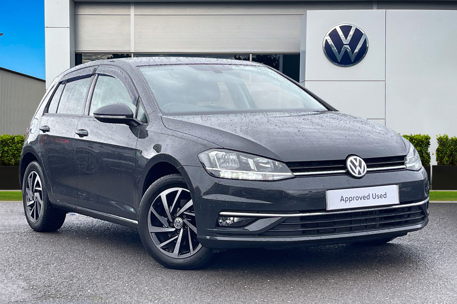 Main listing image - Volkswagen Golf