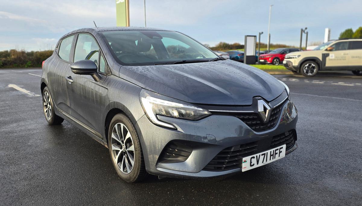 Main listing image - Renault Clio