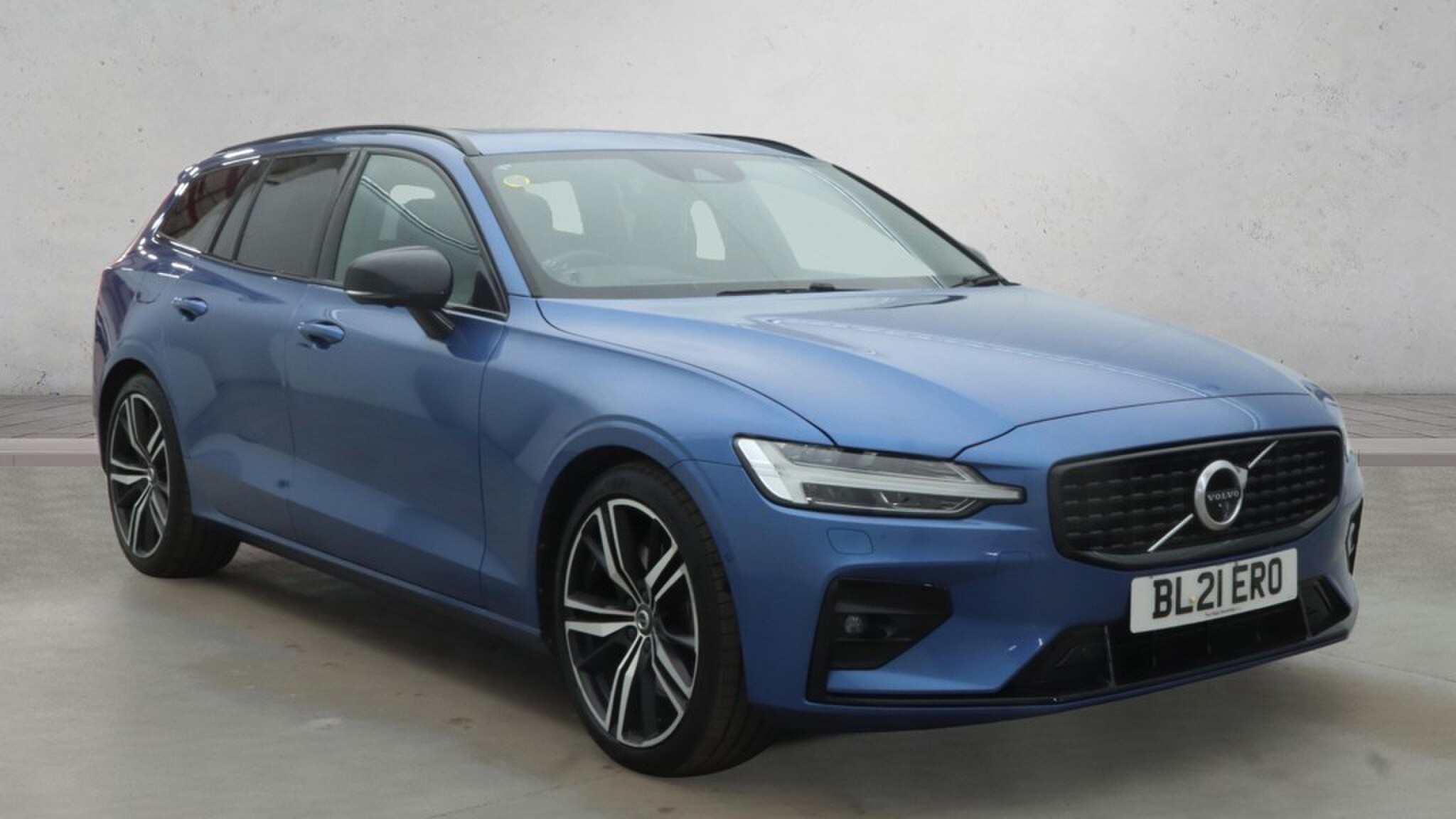 Main listing image - Volvo V60