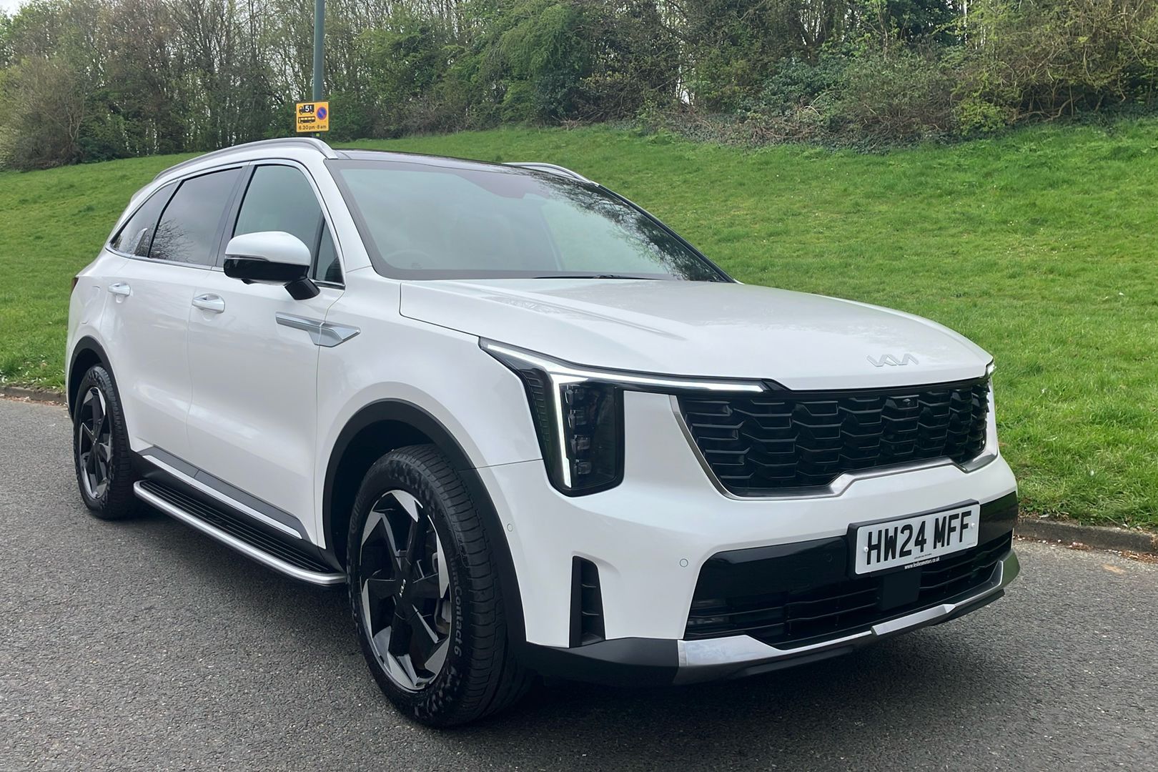 Main listing image - Kia Sorento