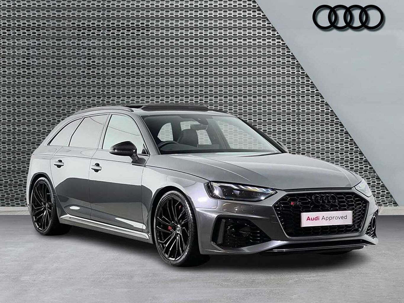 Main listing image - Audi RS4