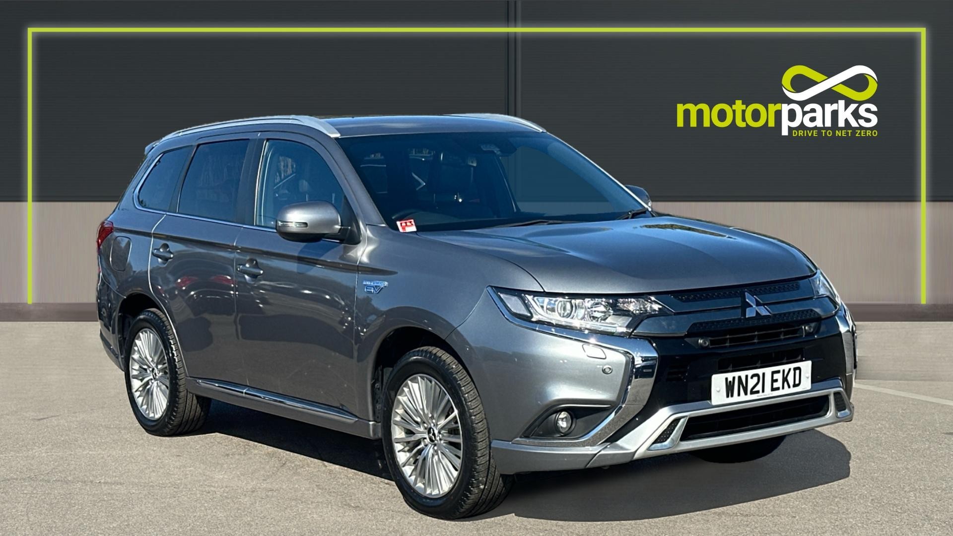 Main listing image - Mitsubishi Outlander