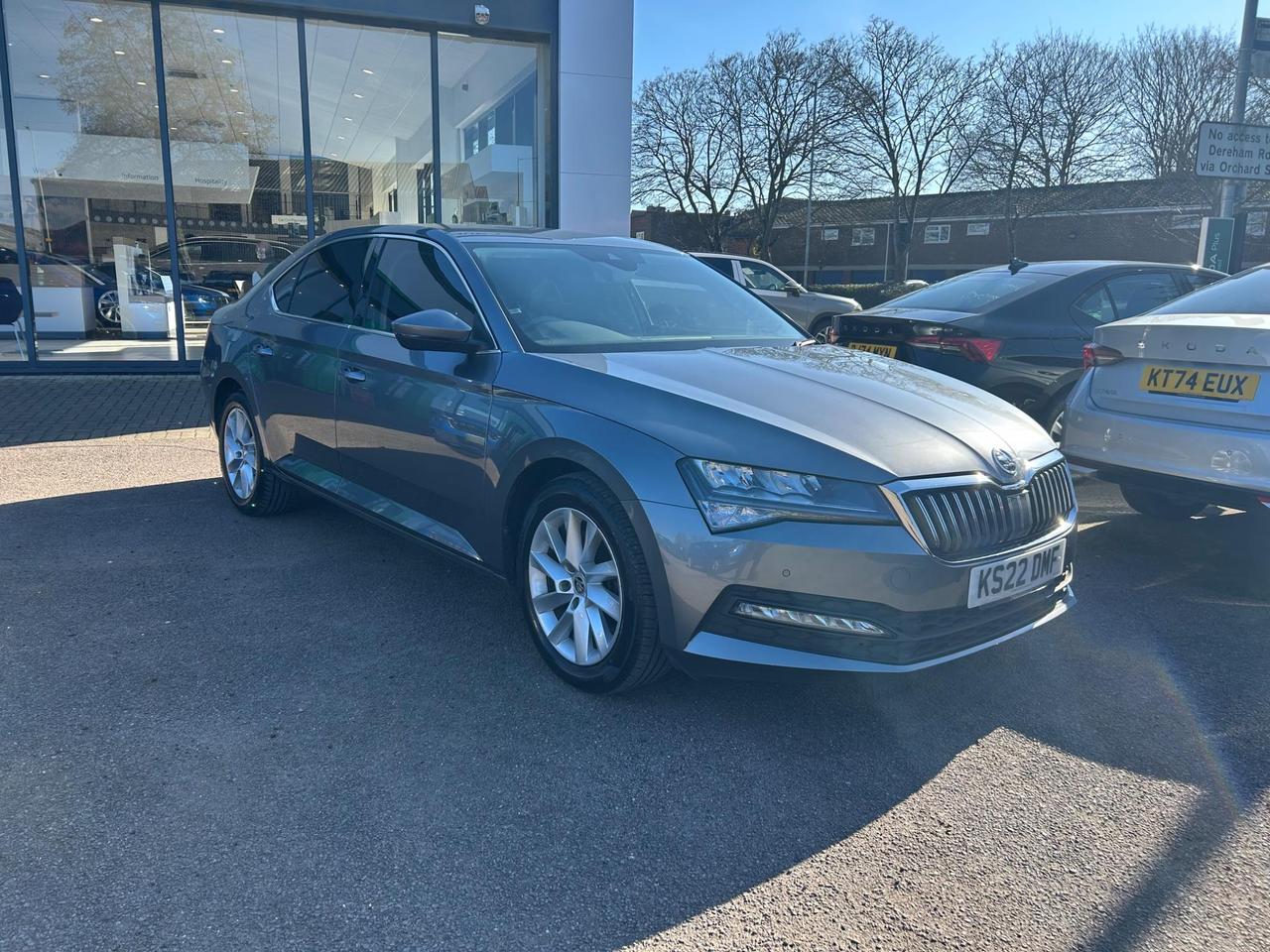 Main listing image - Skoda Superb