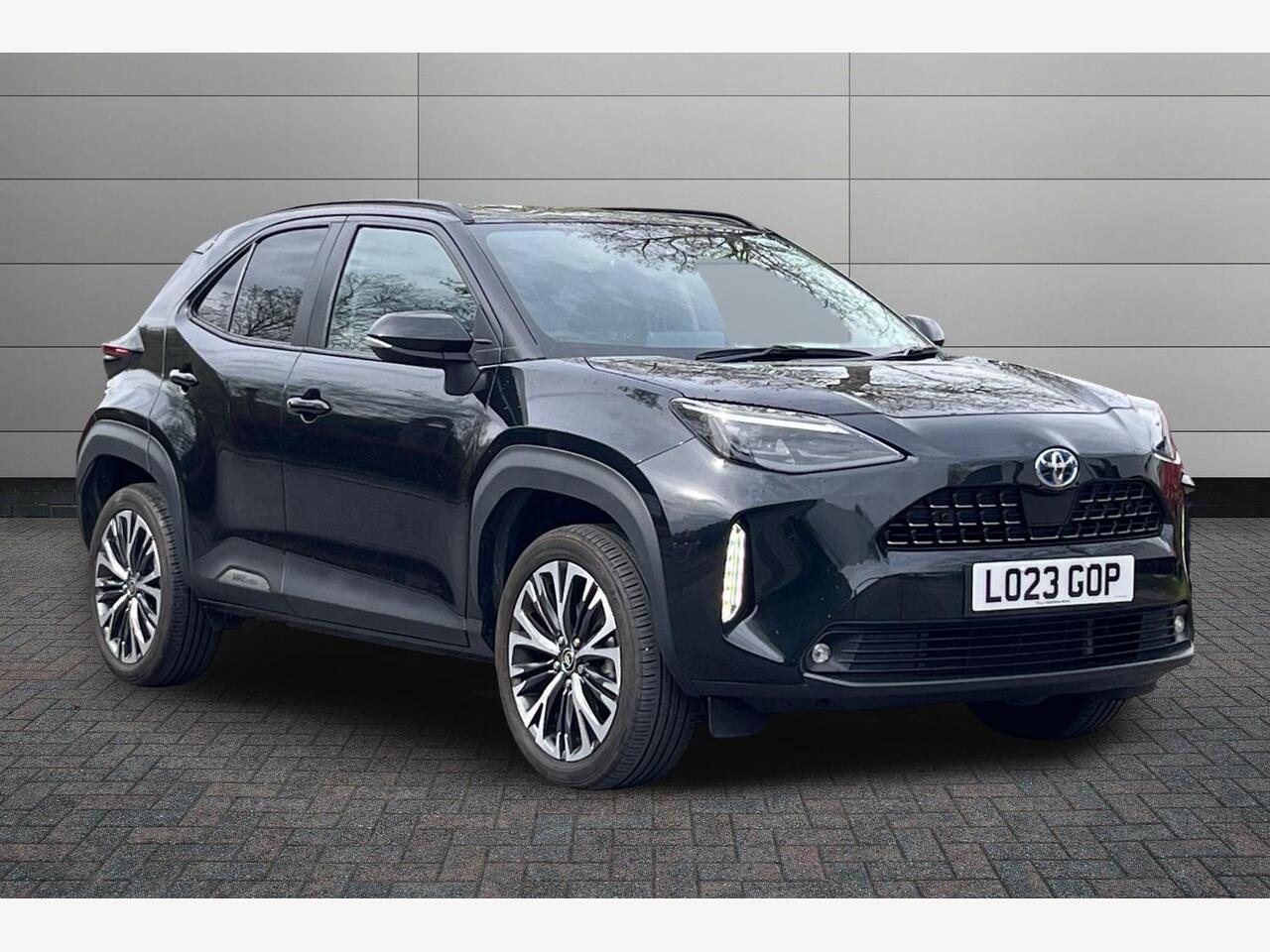 Main listing image - Toyota Yaris Cross