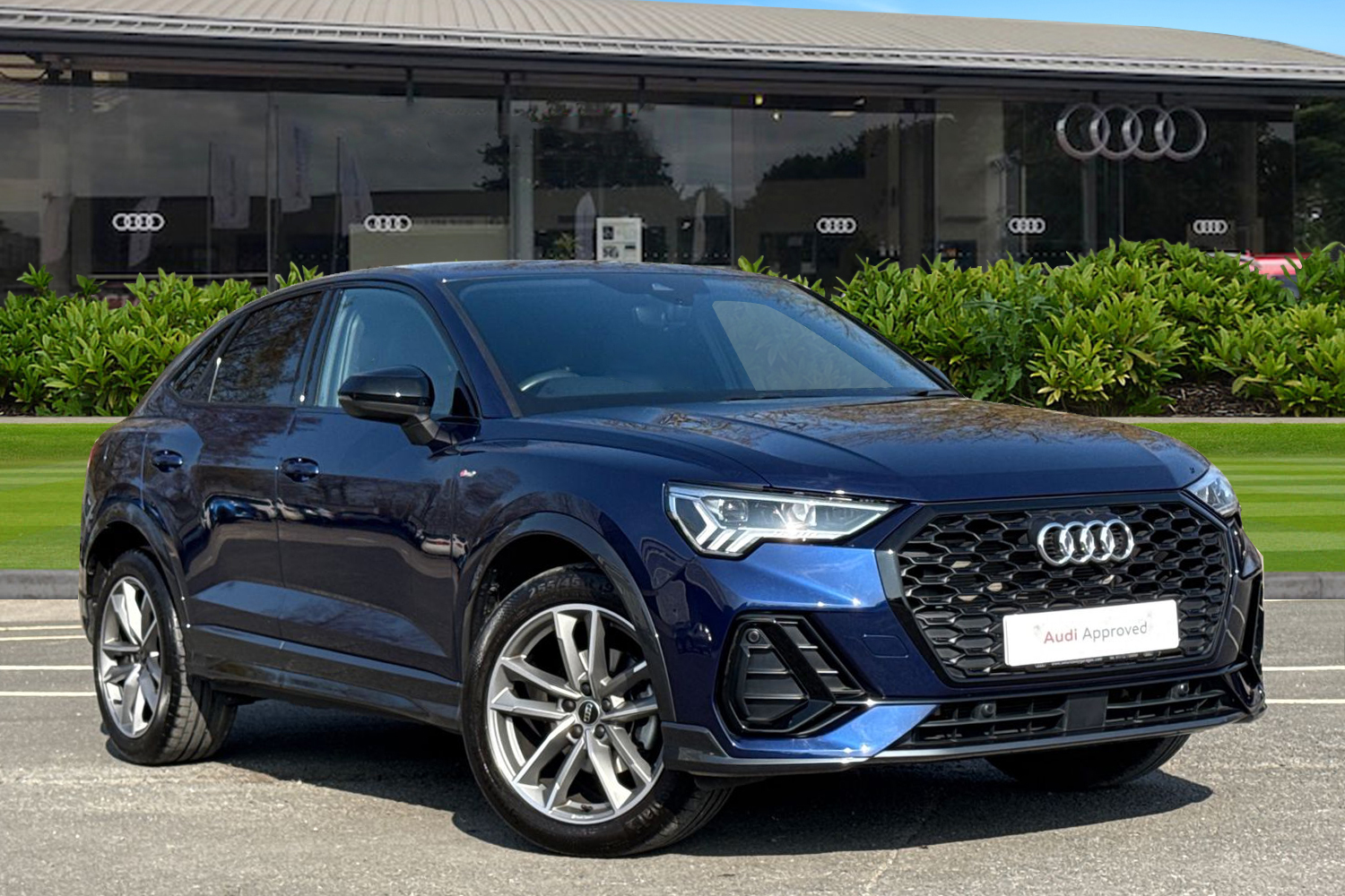 Main listing image - Audi Q3