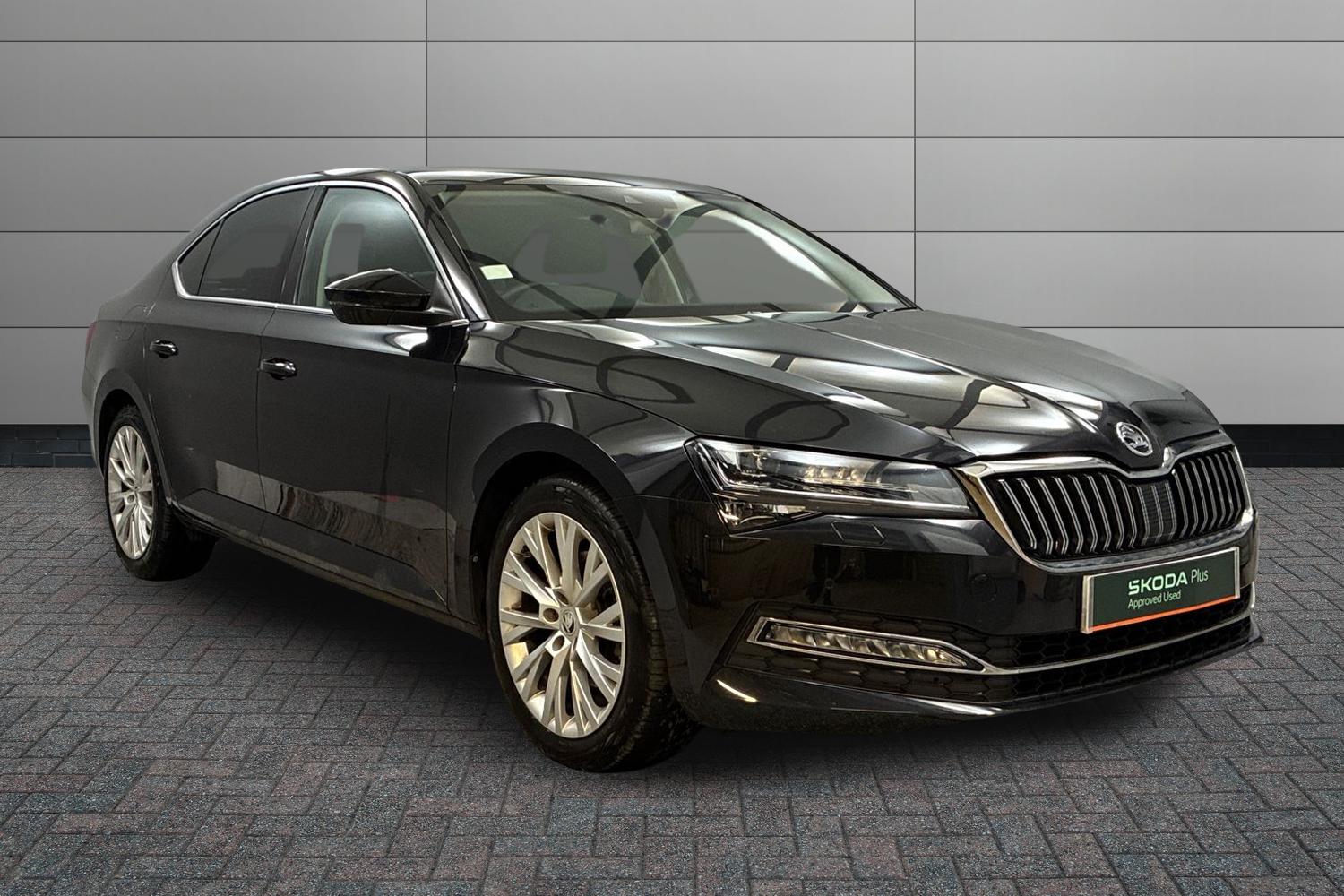 Main listing image - Skoda Superb