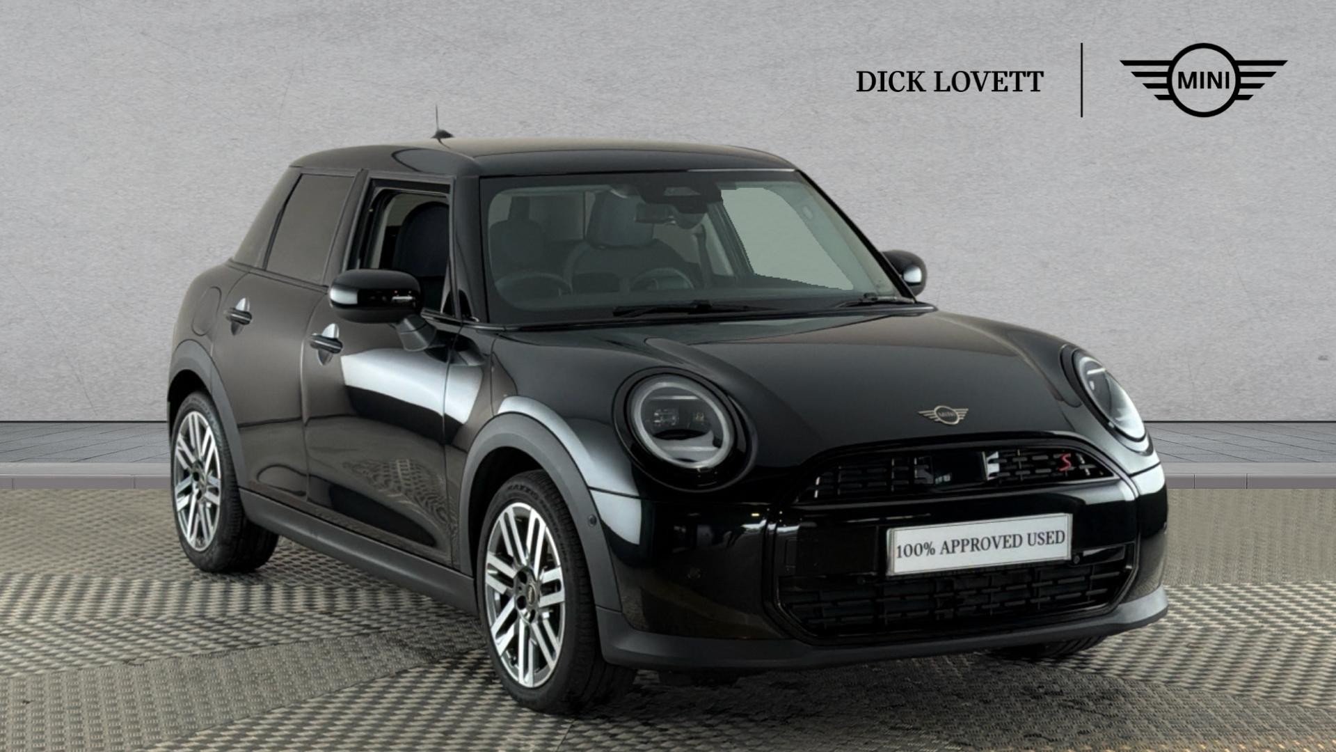 Main listing image - MINI Hatchback 5dr