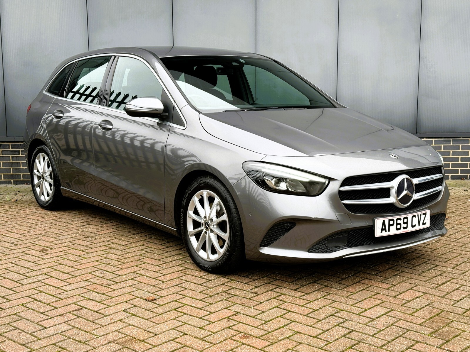 Main listing image - Mercedes-Benz B-Class