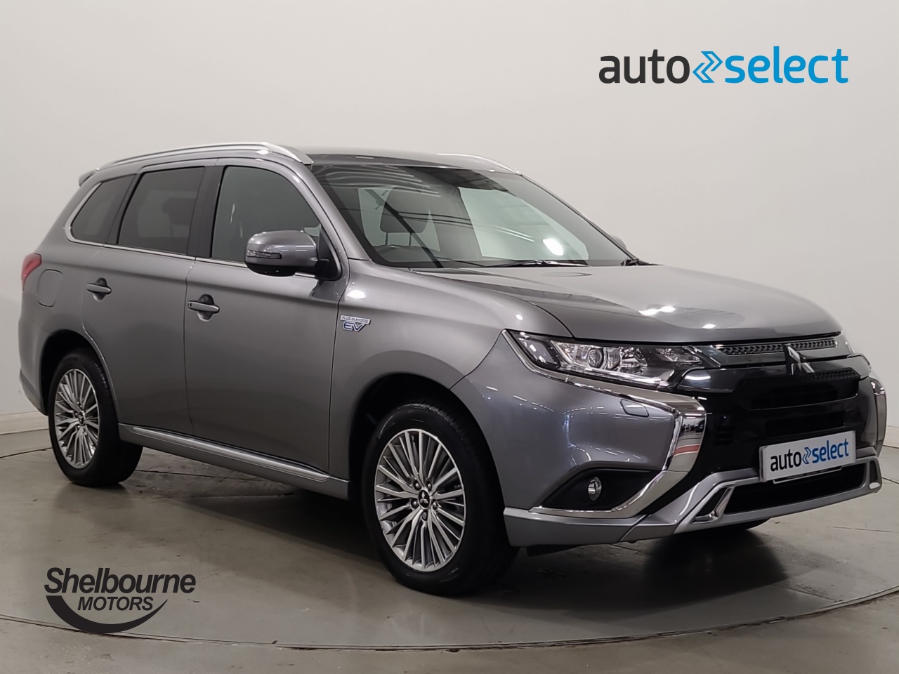 Main listing image - Mitsubishi Outlander