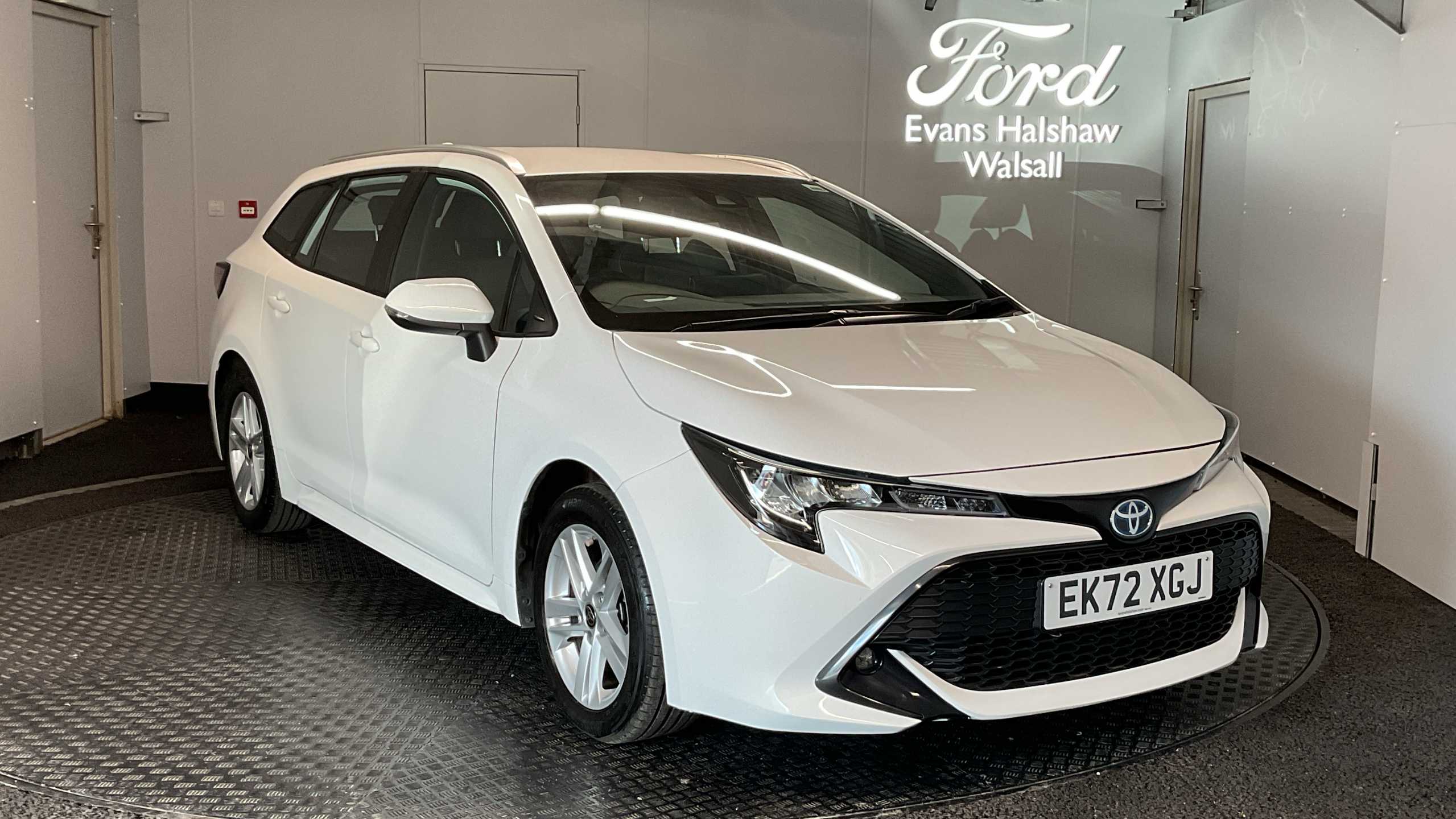 Main listing image - Toyota Corolla Touring Sport