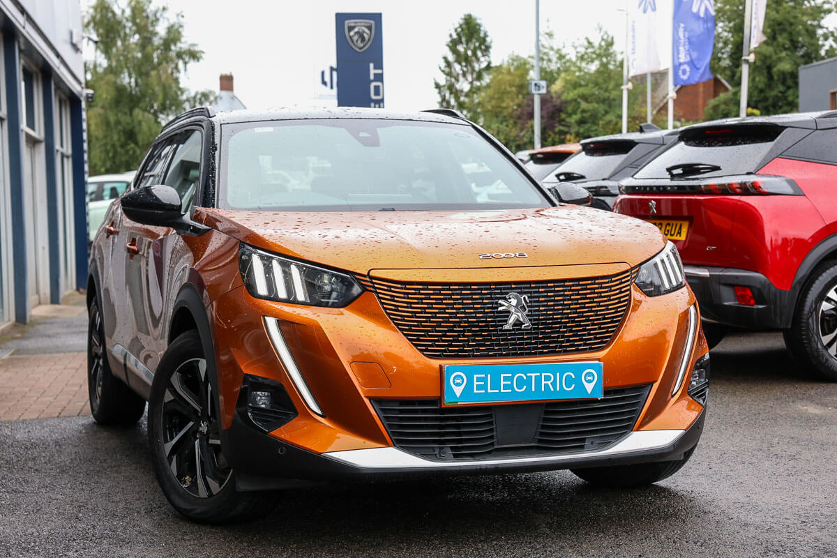 Main listing image - Peugeot 2008