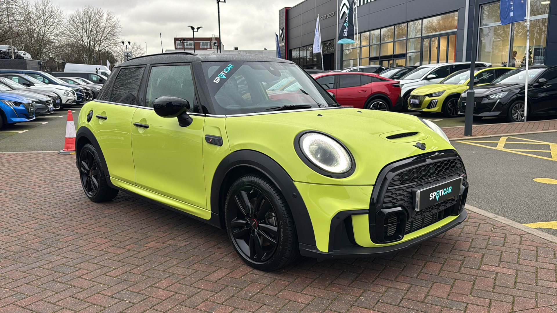 Main listing image - MINI Hatchback 5dr