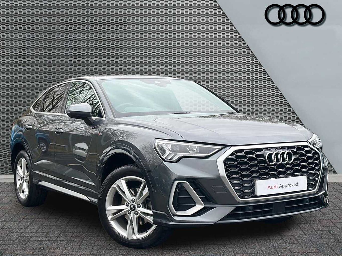 Main listing image - Audi Q3