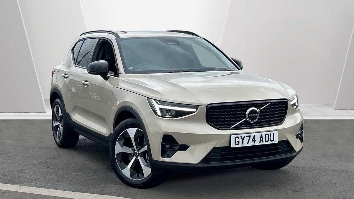 Main listing image - Volvo XC40
