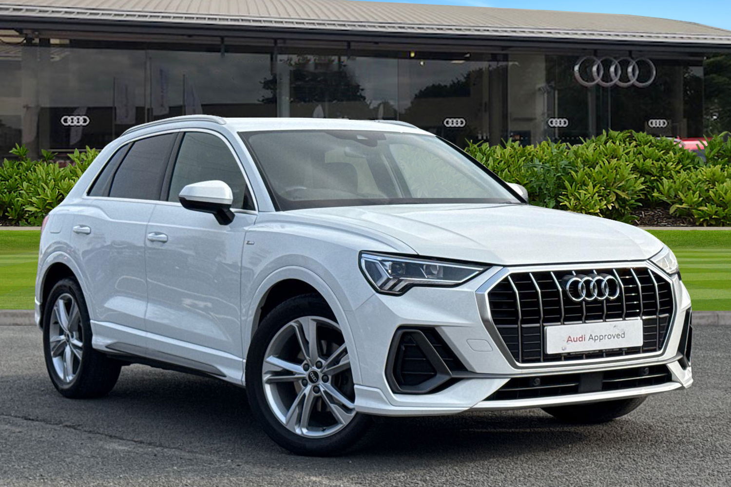 Main listing image - Audi Q3