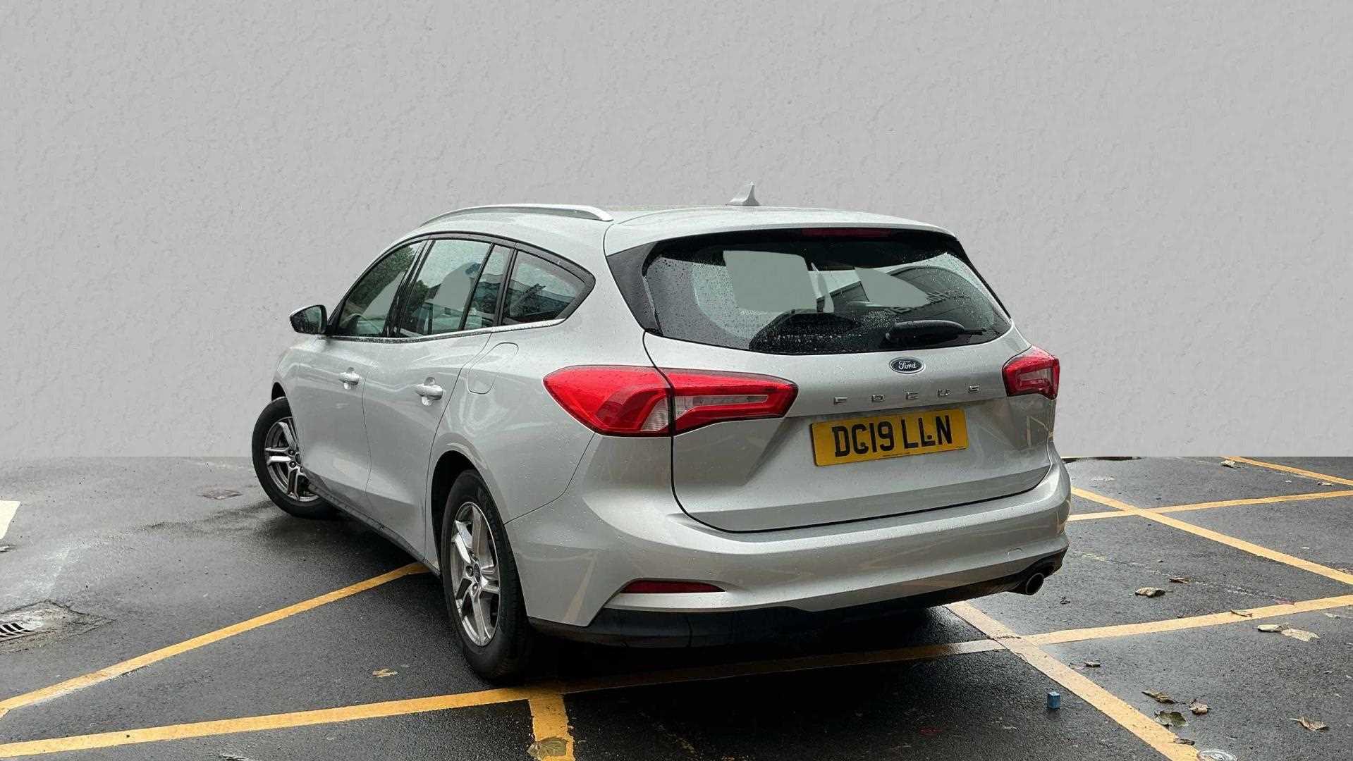 Main listing image - Ford Focus Estate