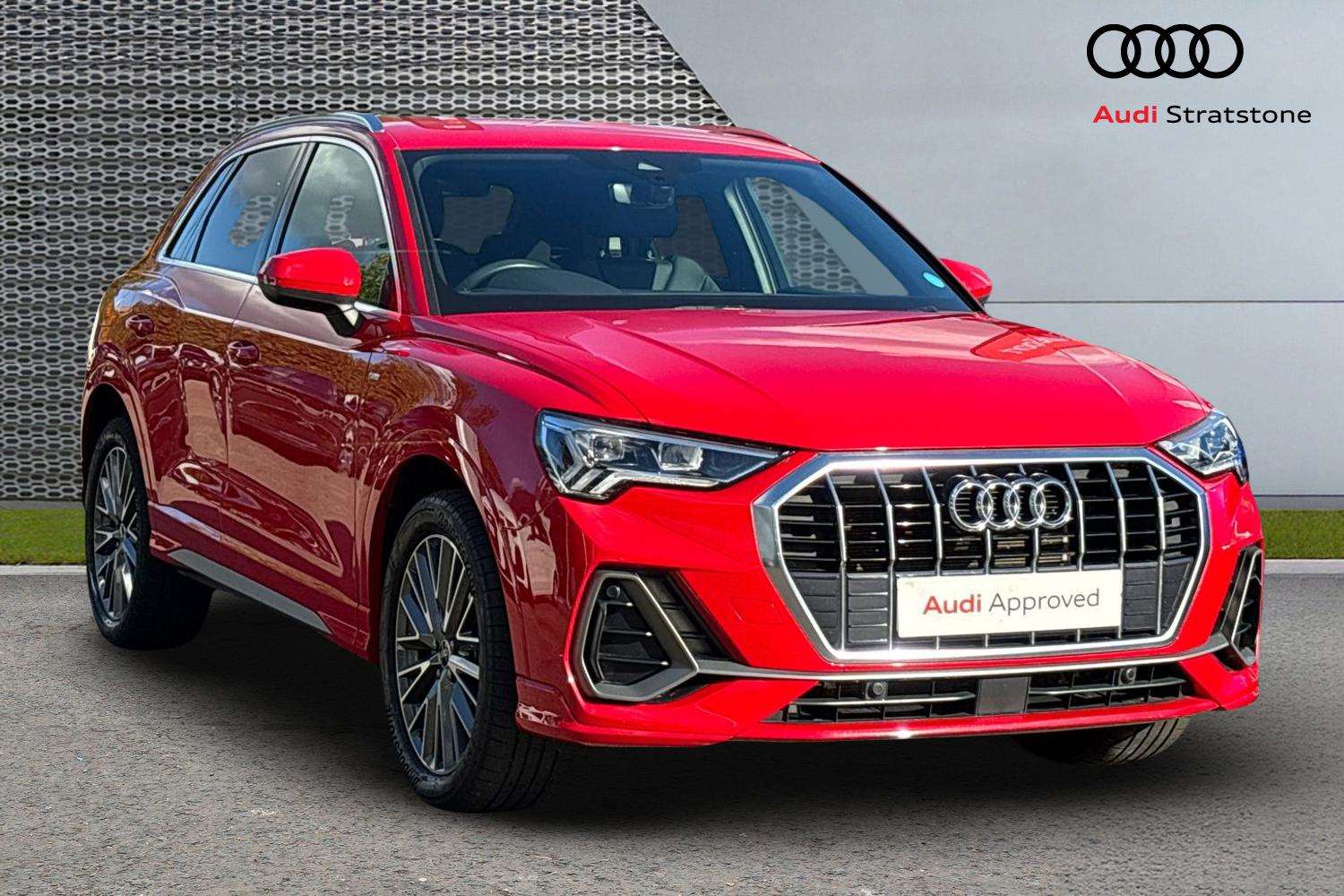 Main listing image - Audi Q3