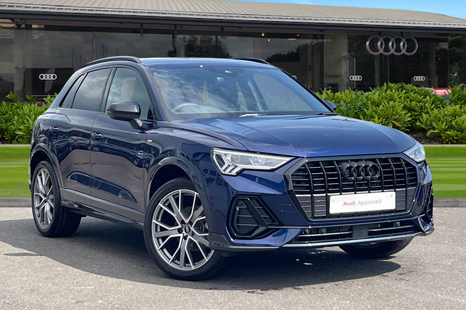 Main listing image - Audi Q3