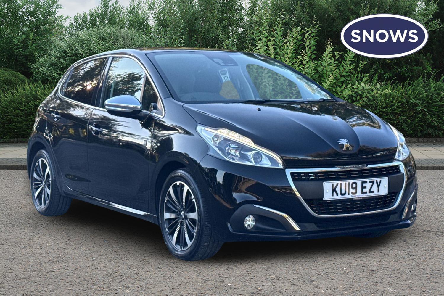 Main listing image - Peugeot 208