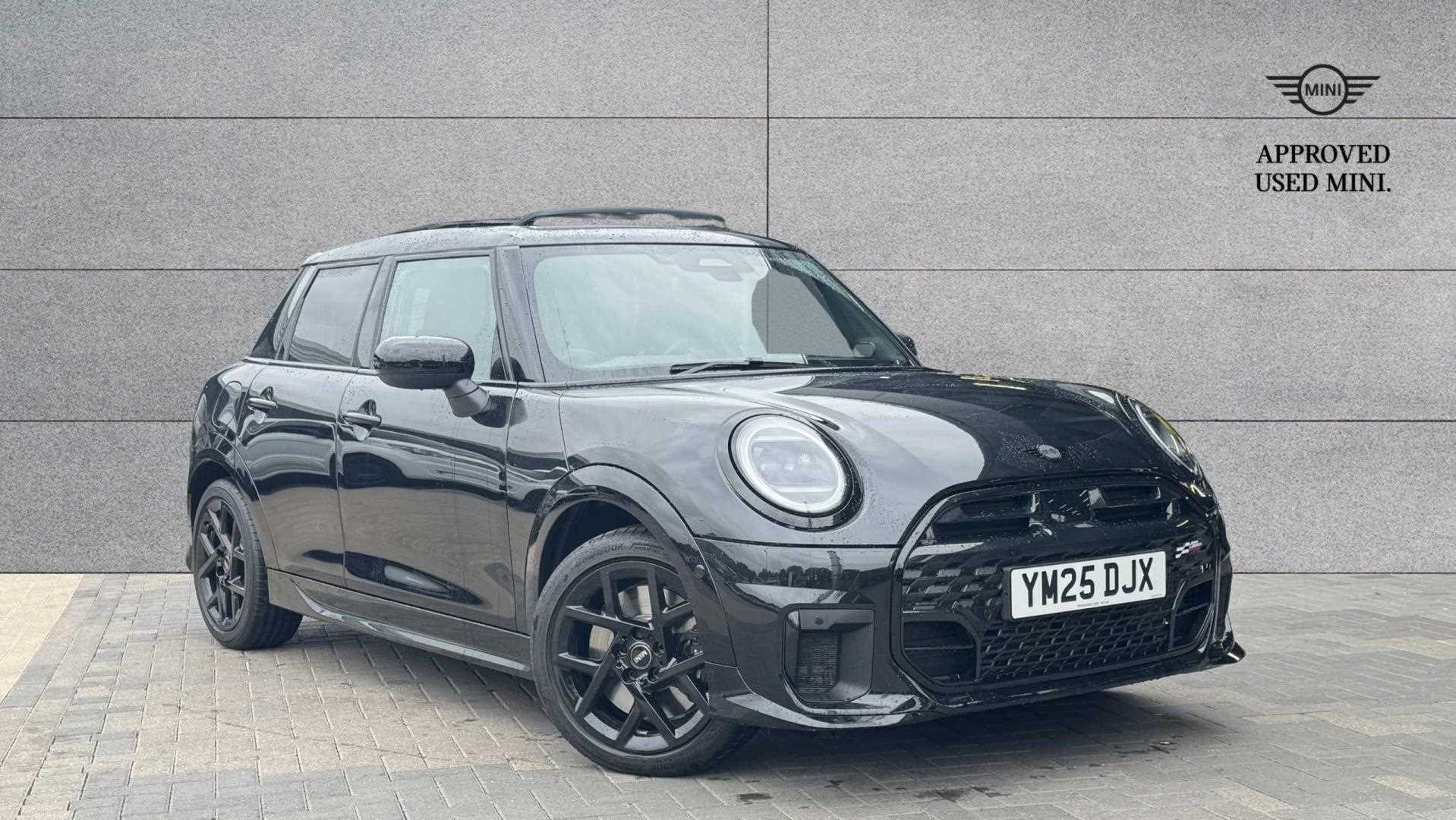 Main listing image - MINI Hatchback 5dr