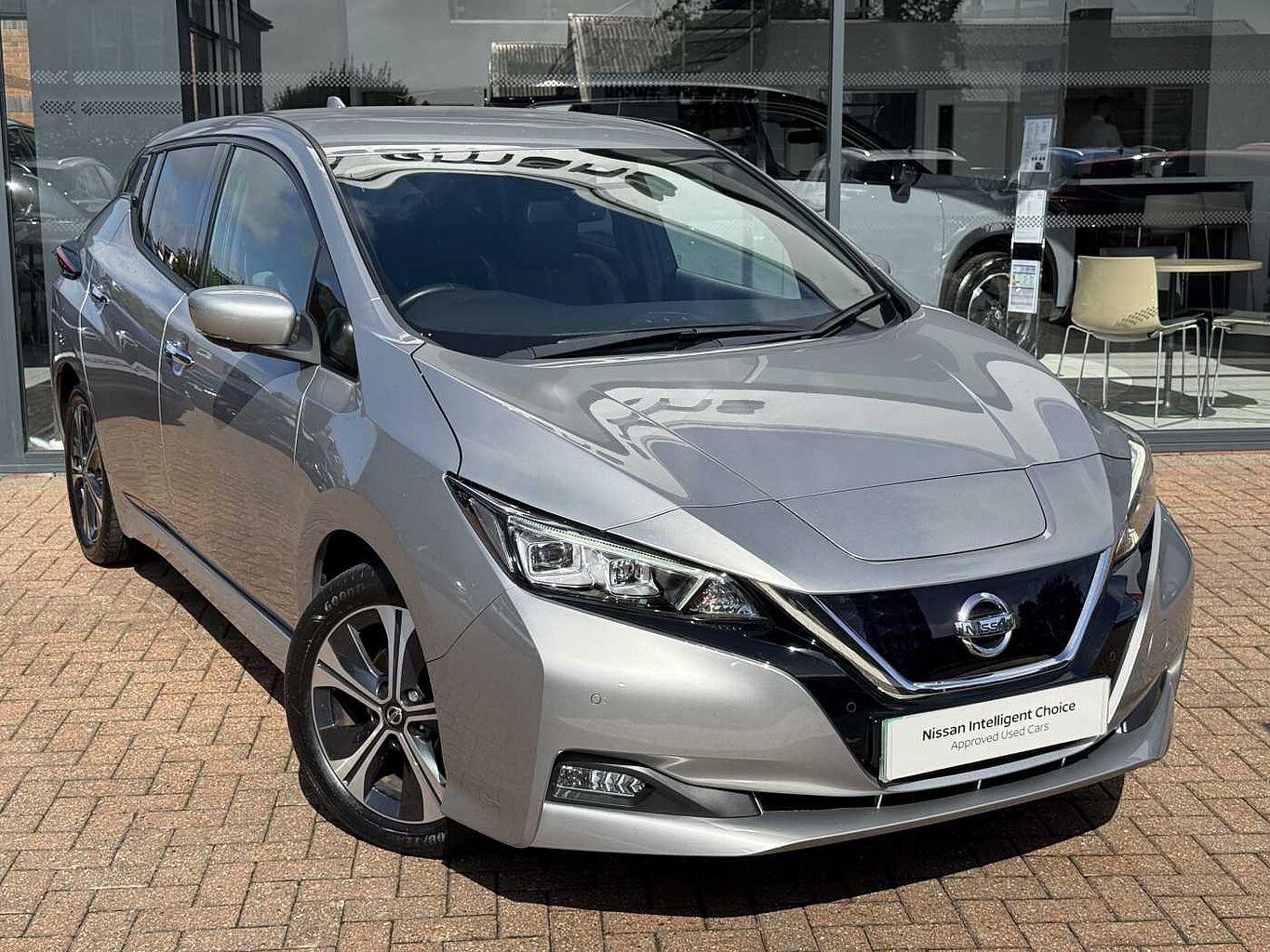Main listing image - Nissan Leaf