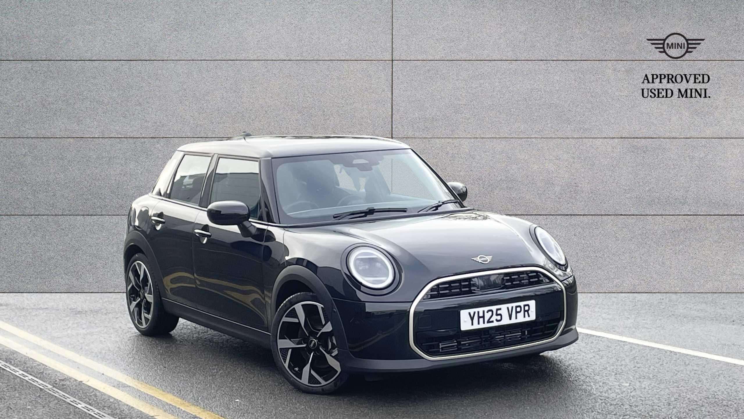 Main listing image - MINI Hatchback 5dr
