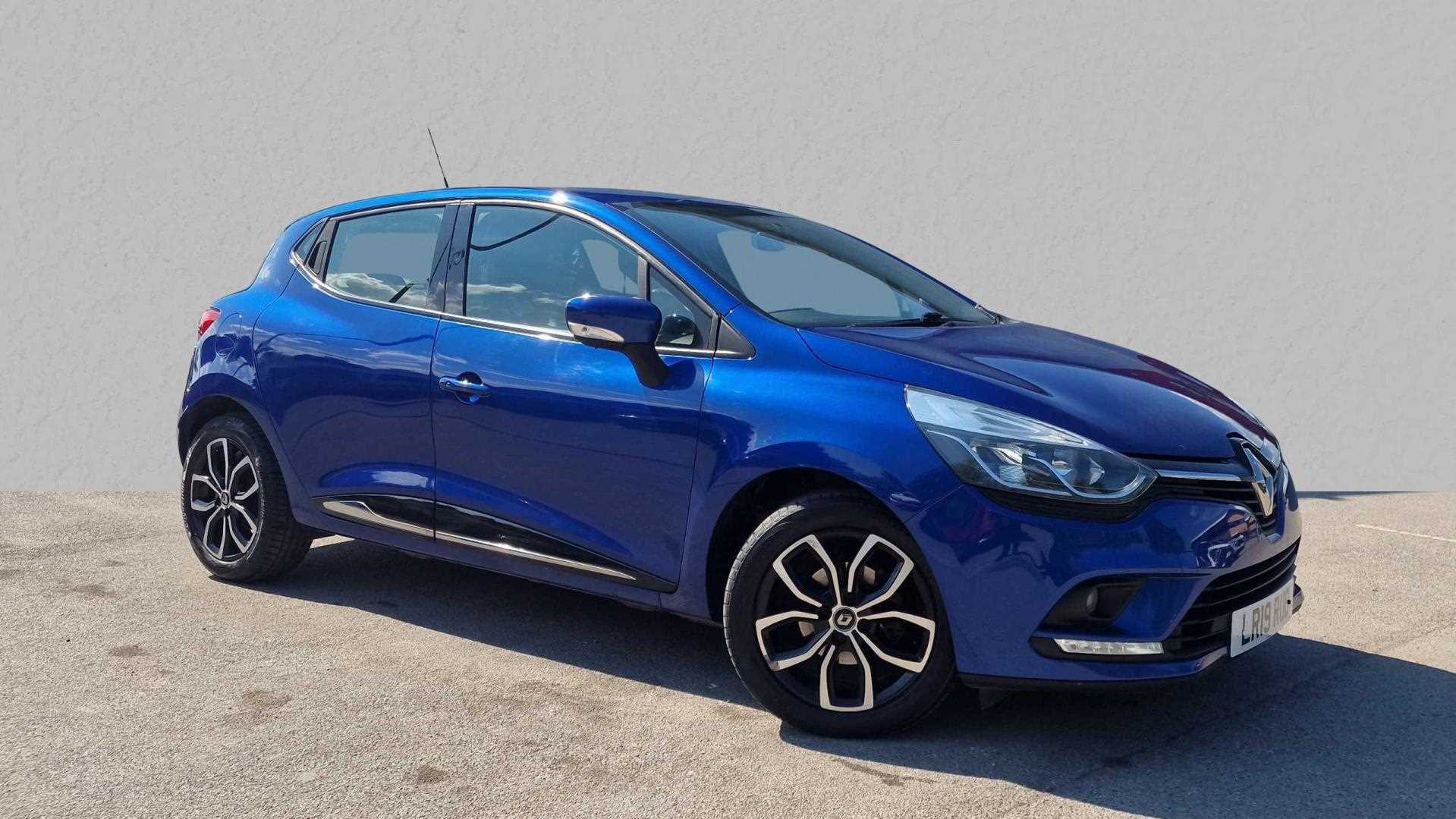 Main listing image - Renault Clio