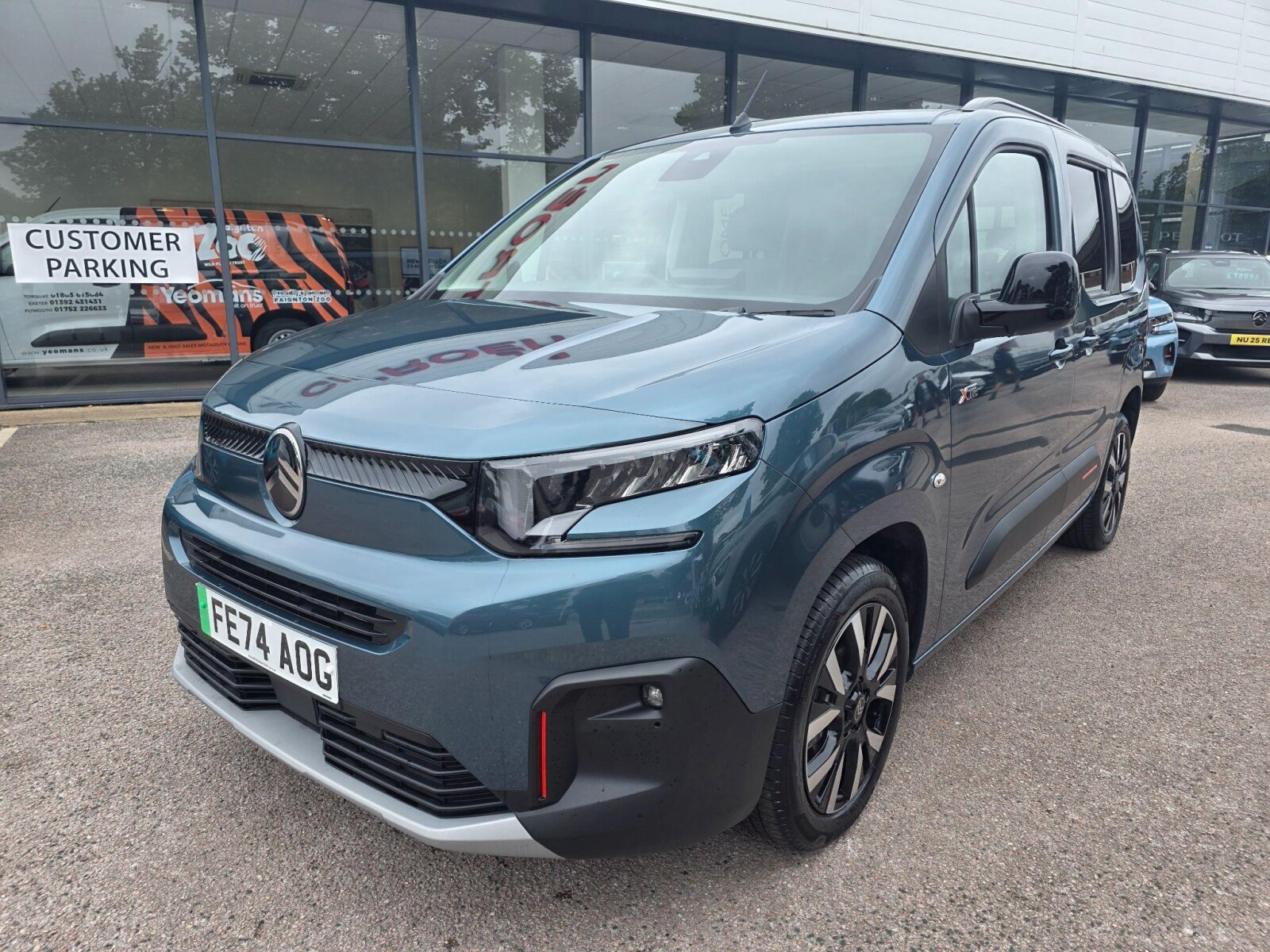 Main listing image - Citroen e-Berlingo